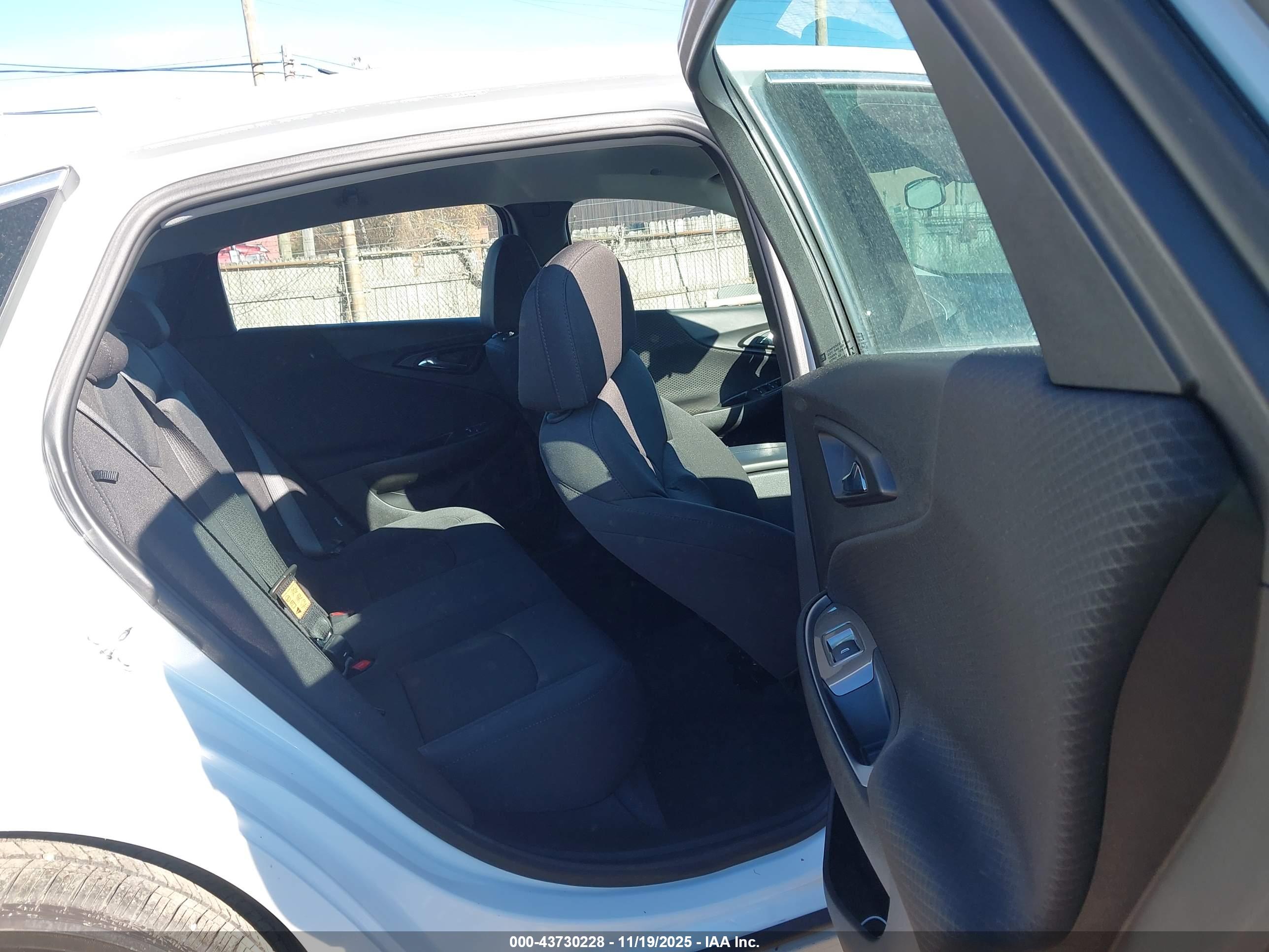 CHEVROLET MALIBU image 8