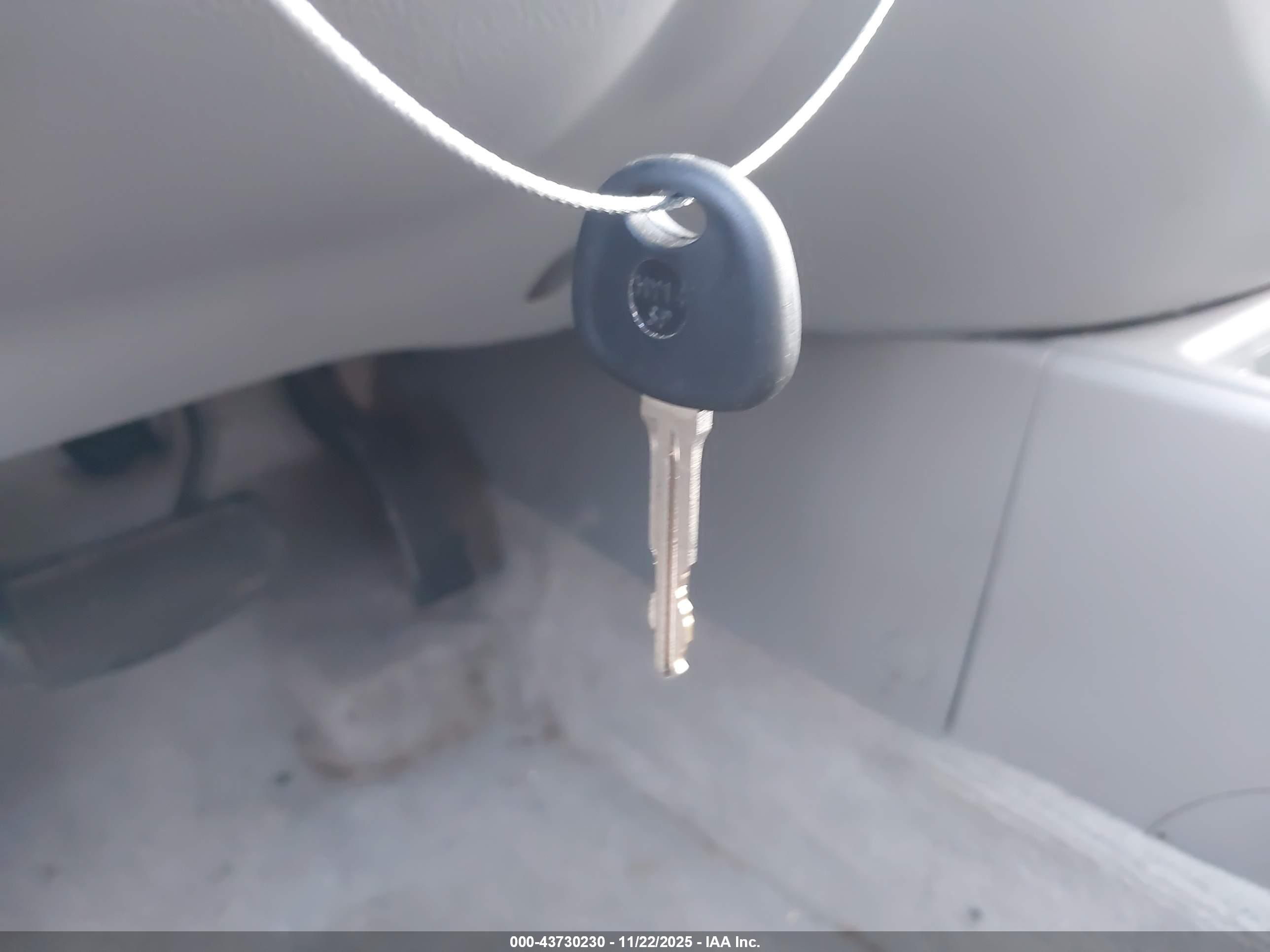 HYUNDAI SANTA image 11