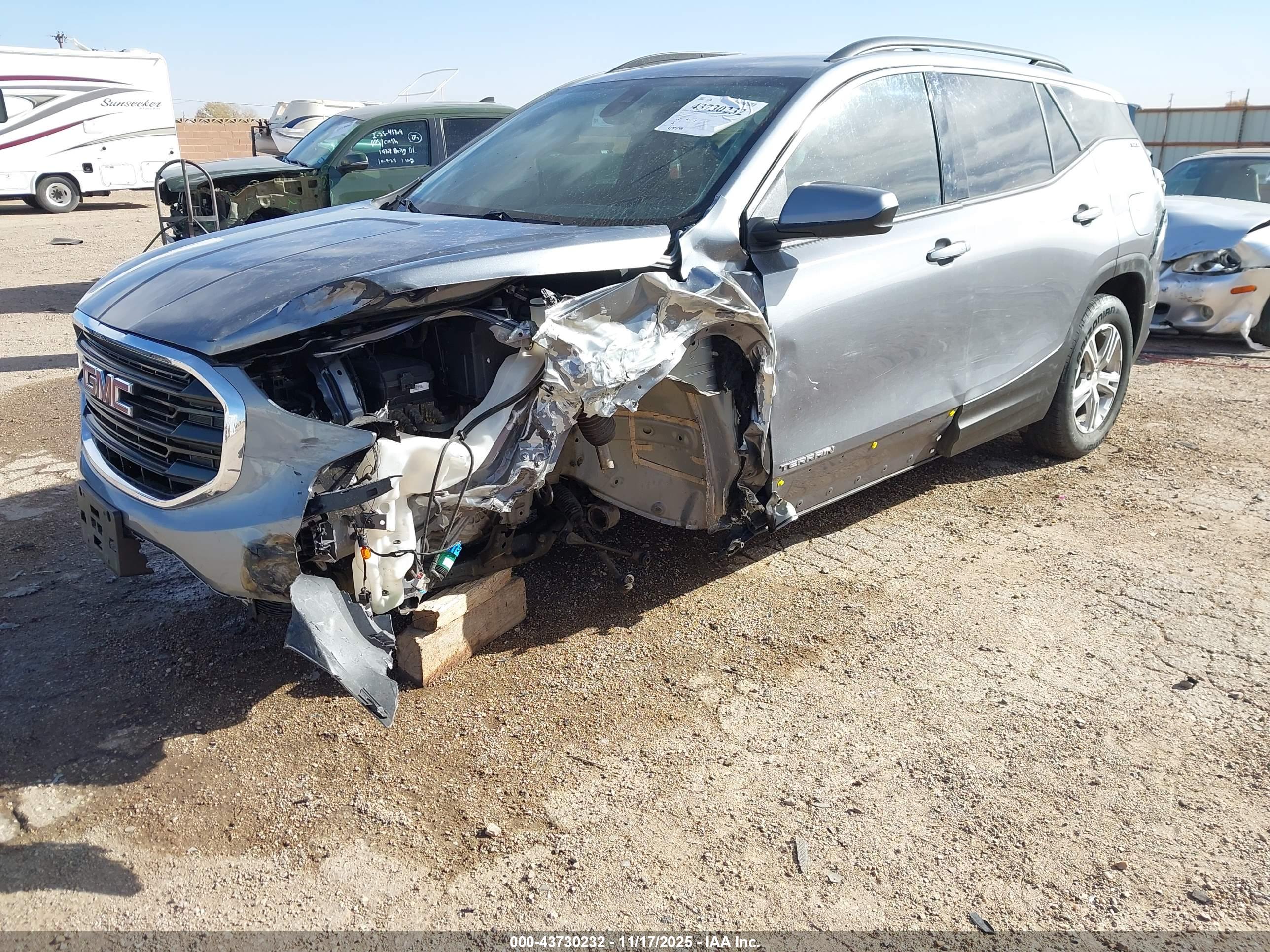 GMC TERRAIN image 6