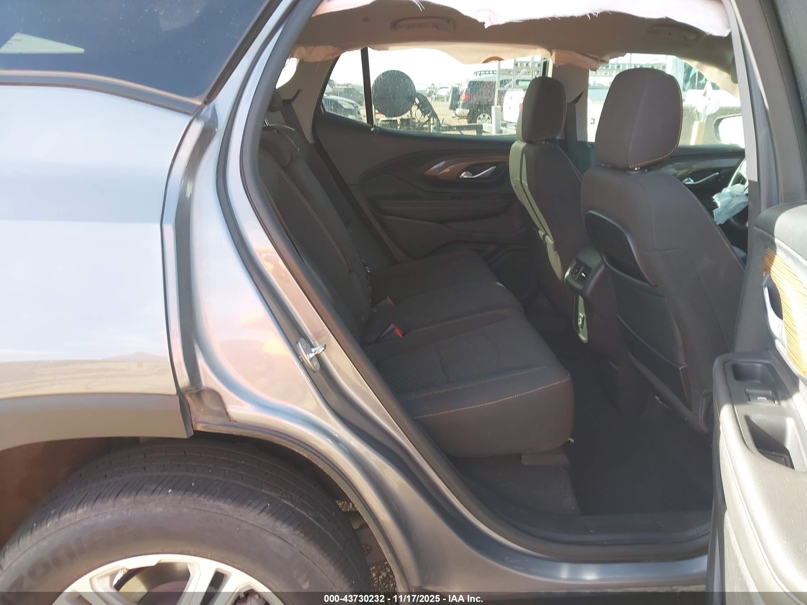 GMC TERRAIN image 8