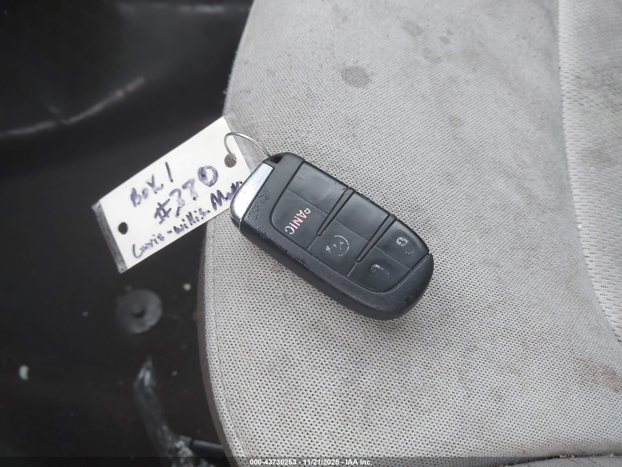JEEP RENEGADE image 11