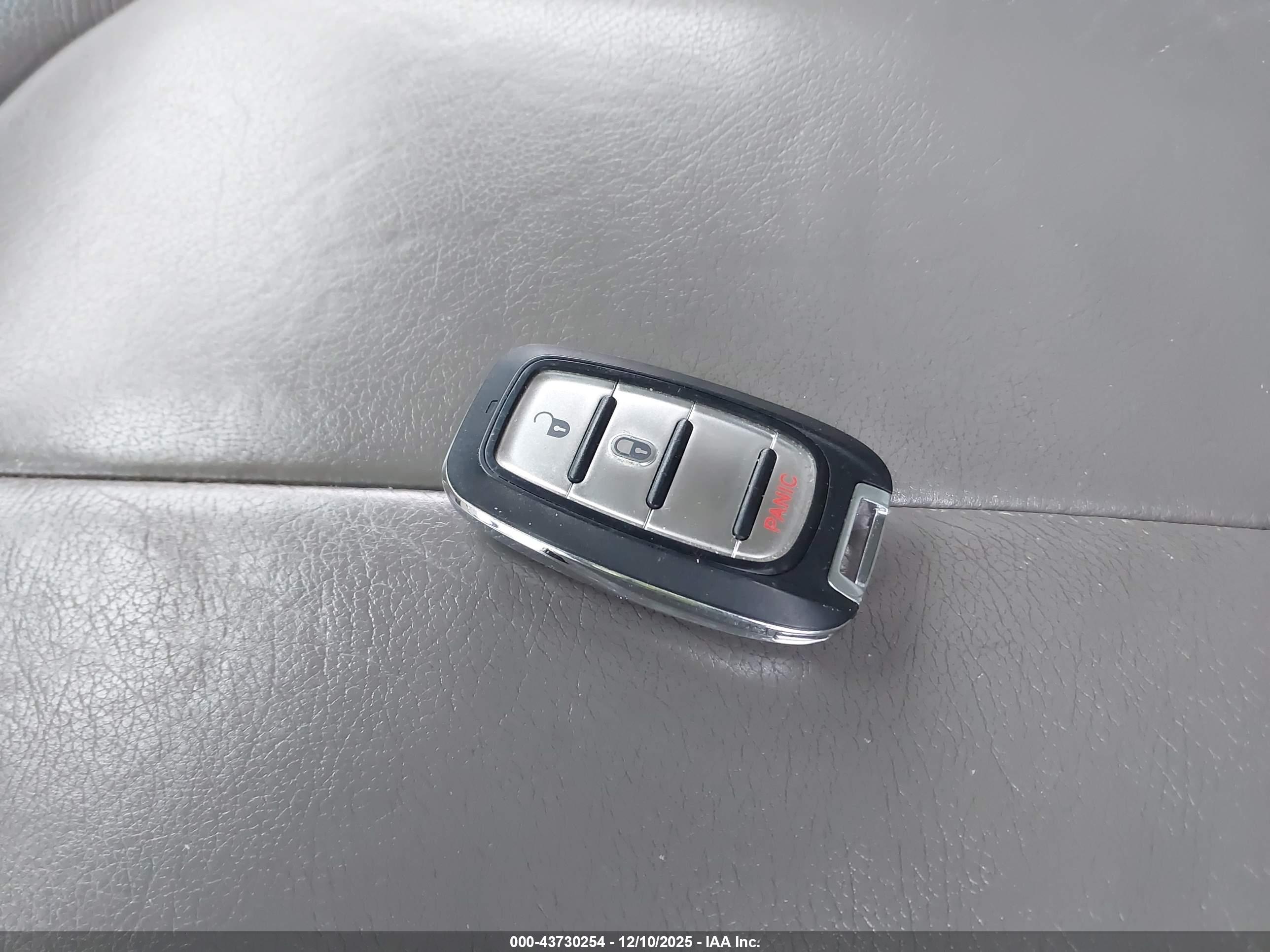CHRYSLER PACIFICA image 11