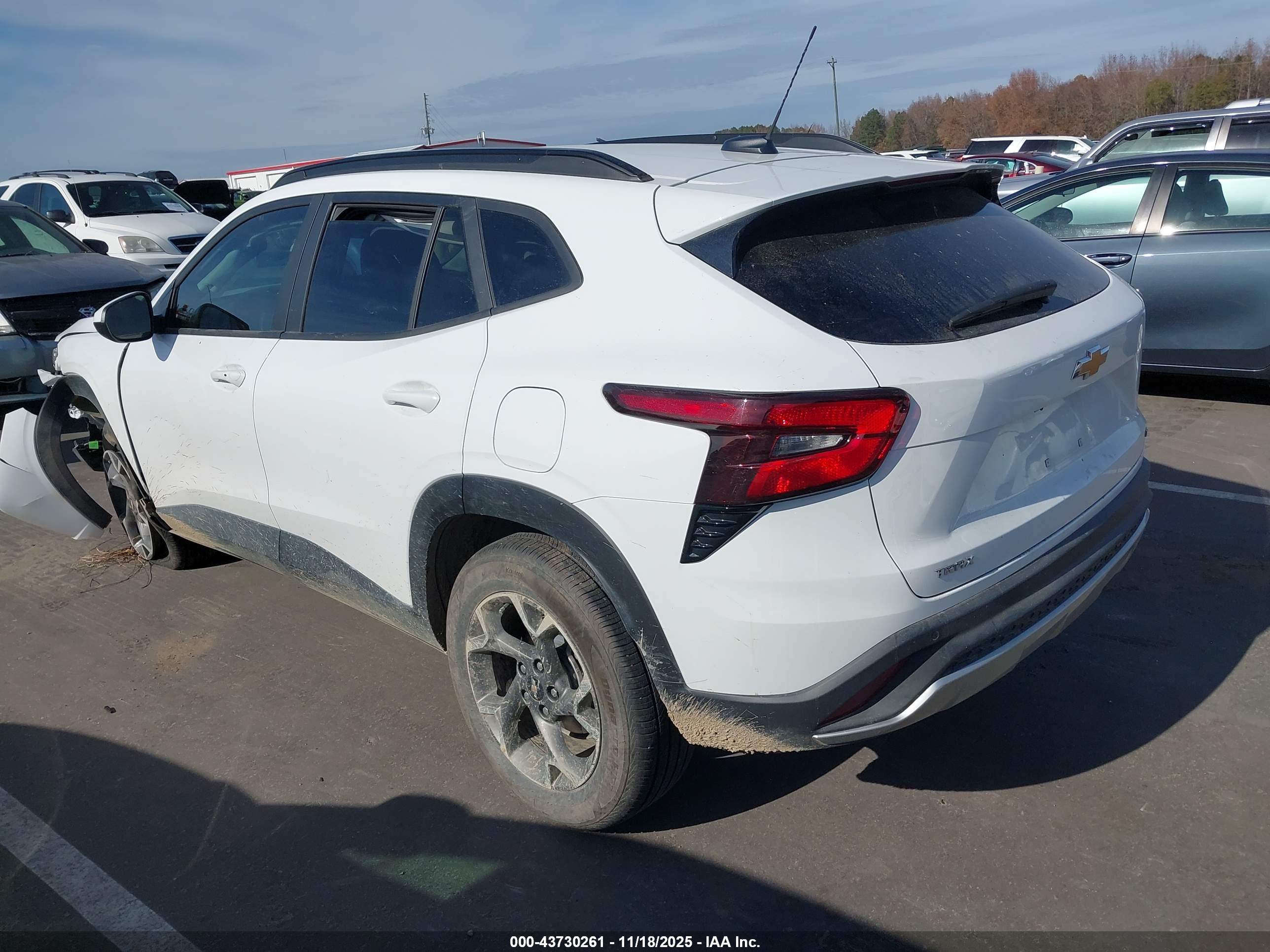 CHEVROLET TRAX image 3