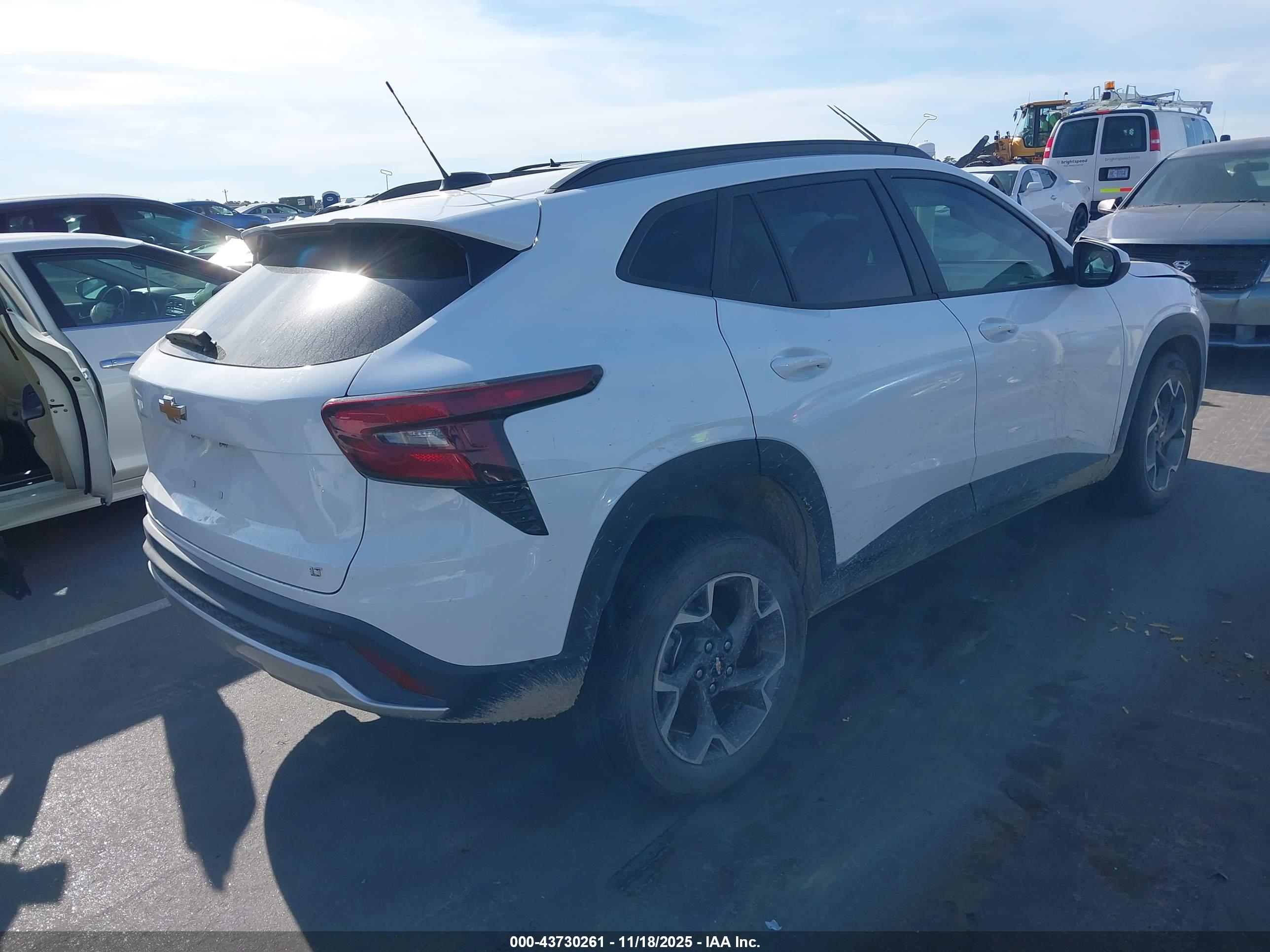 CHEVROLET TRAX image 4