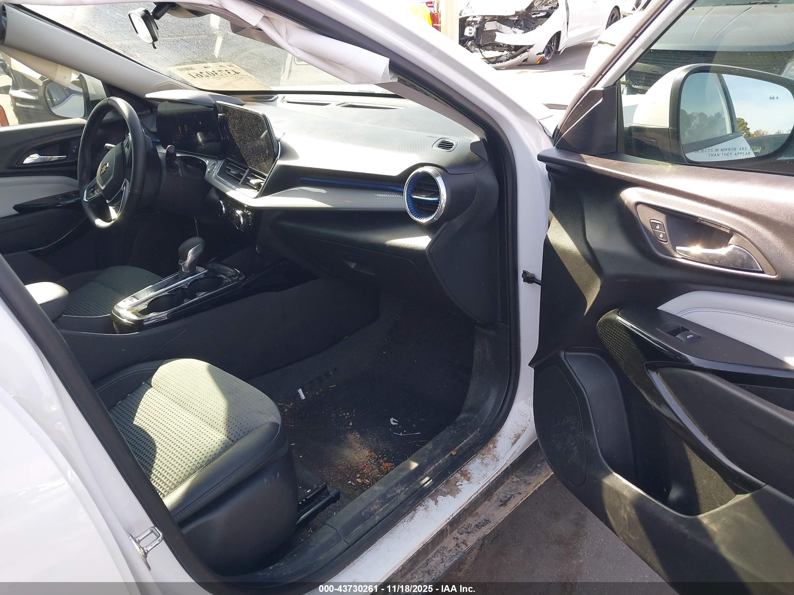 CHEVROLET TRAX image 5