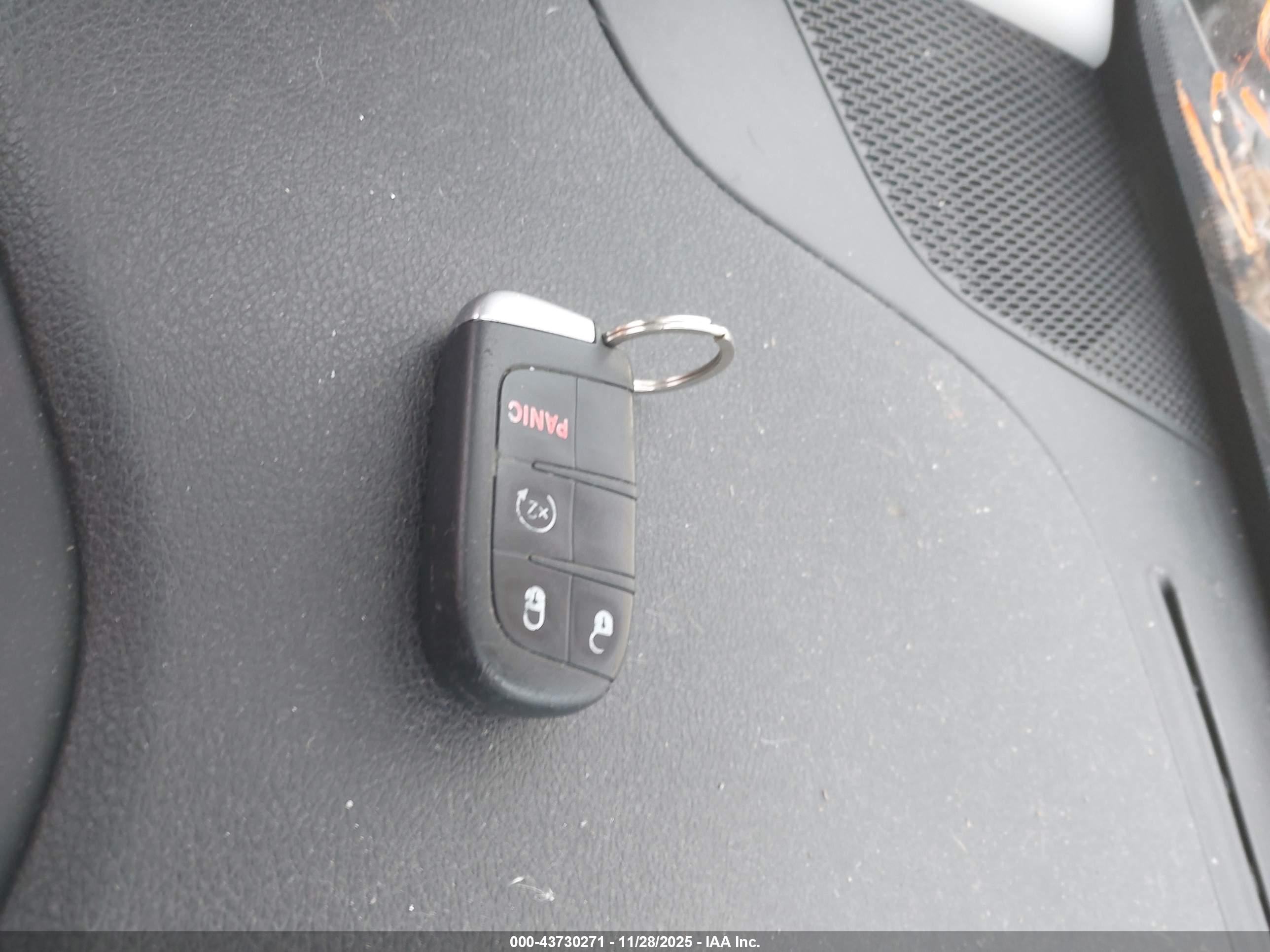 JEEP RENEGADE image 11