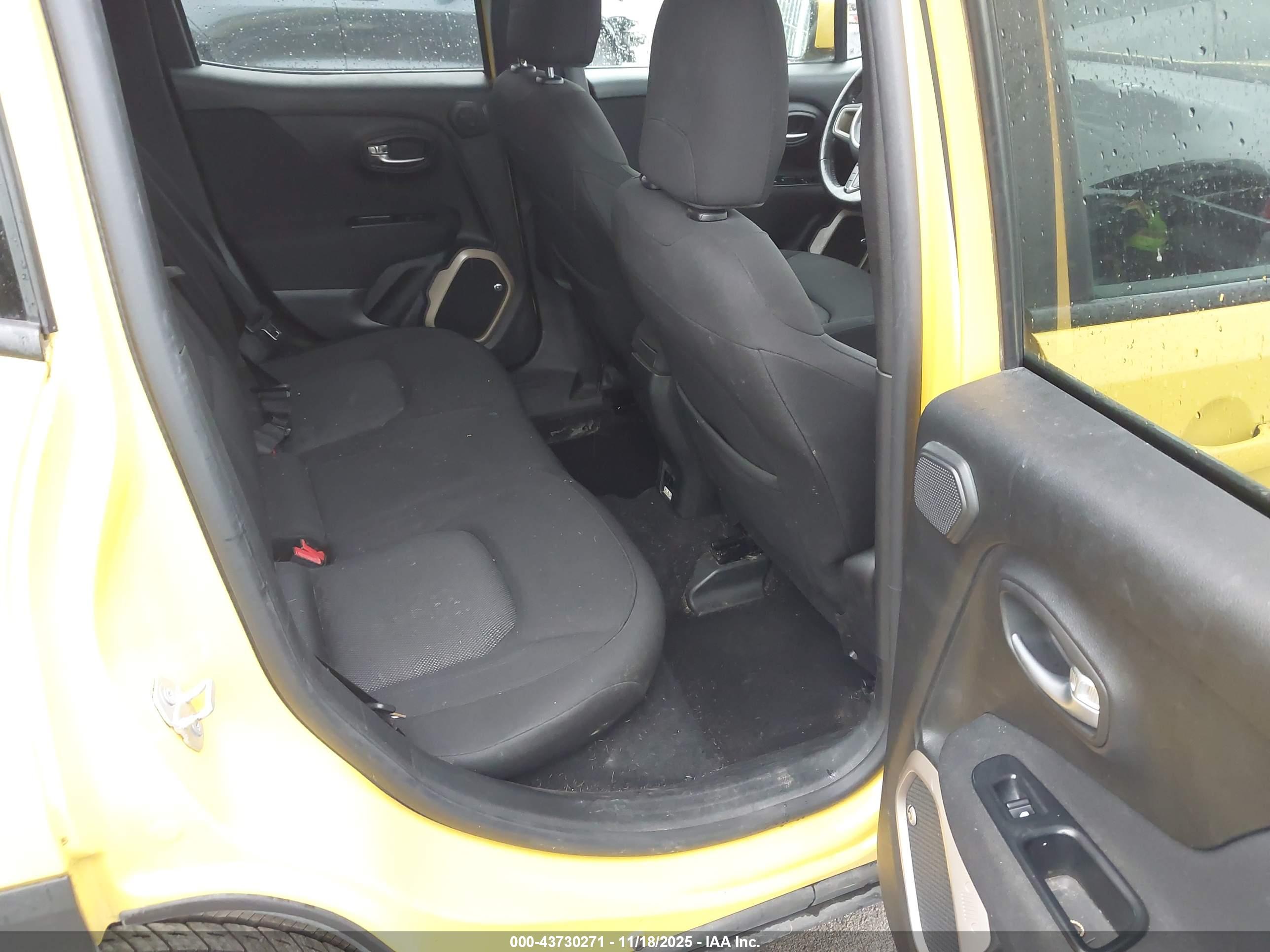 JEEP RENEGADE image 8
