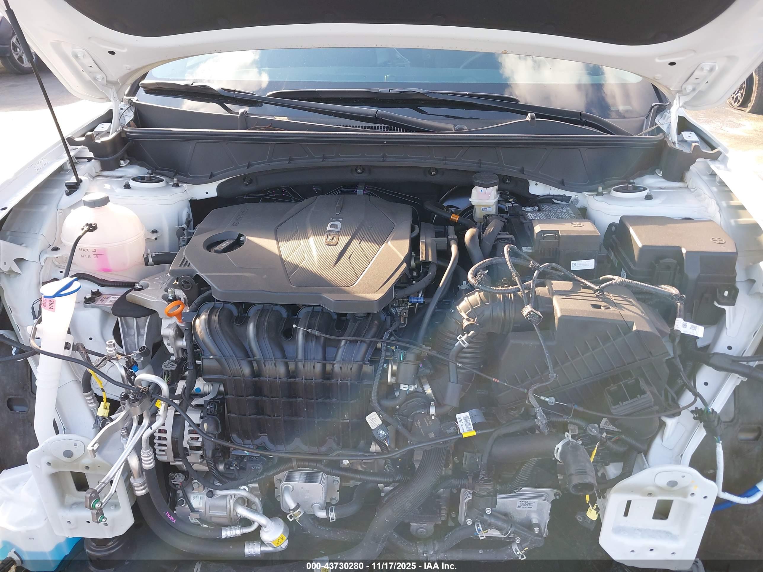 HYUNDAI TUCSON image 10