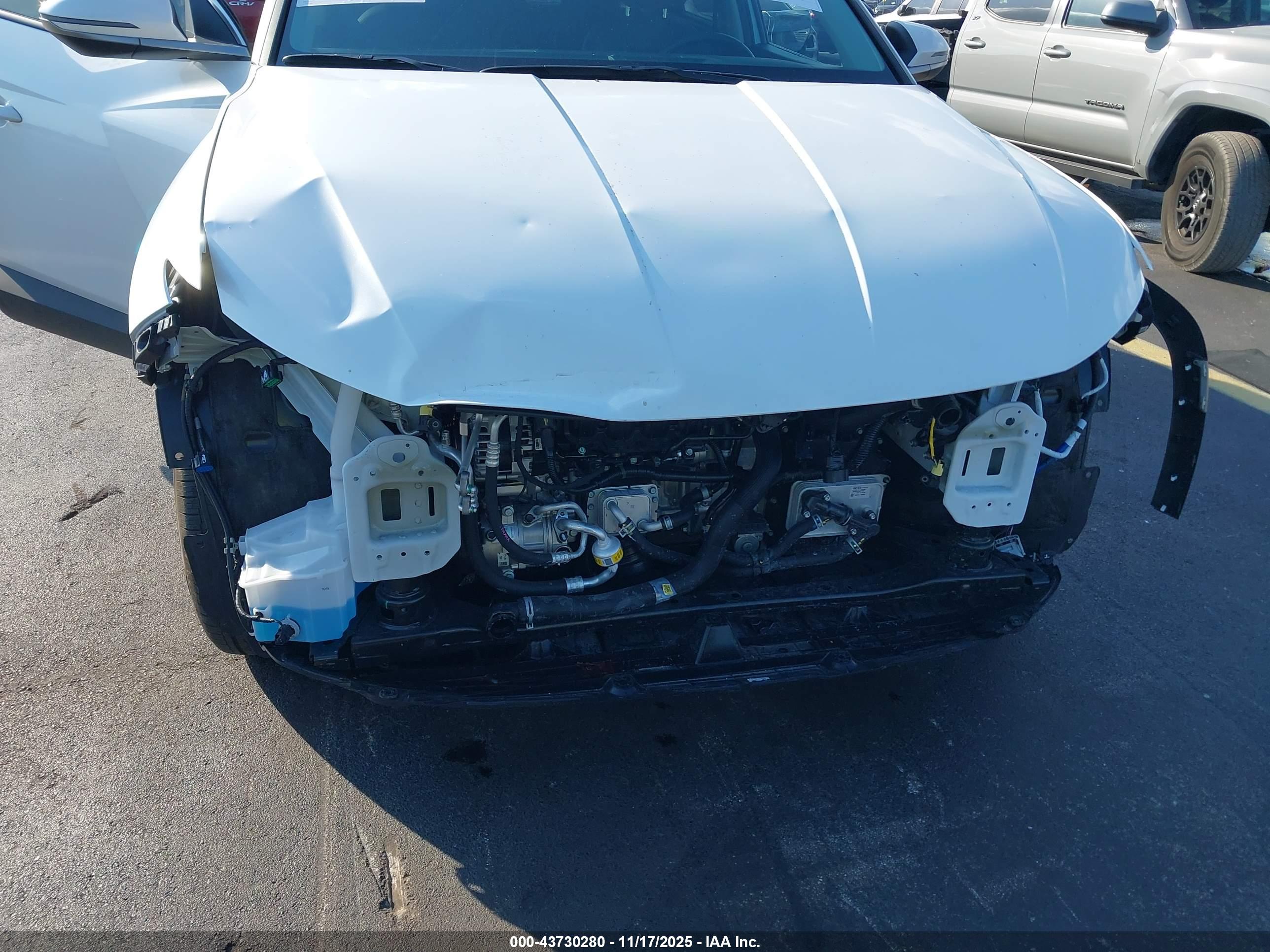 HYUNDAI TUCSON image 6