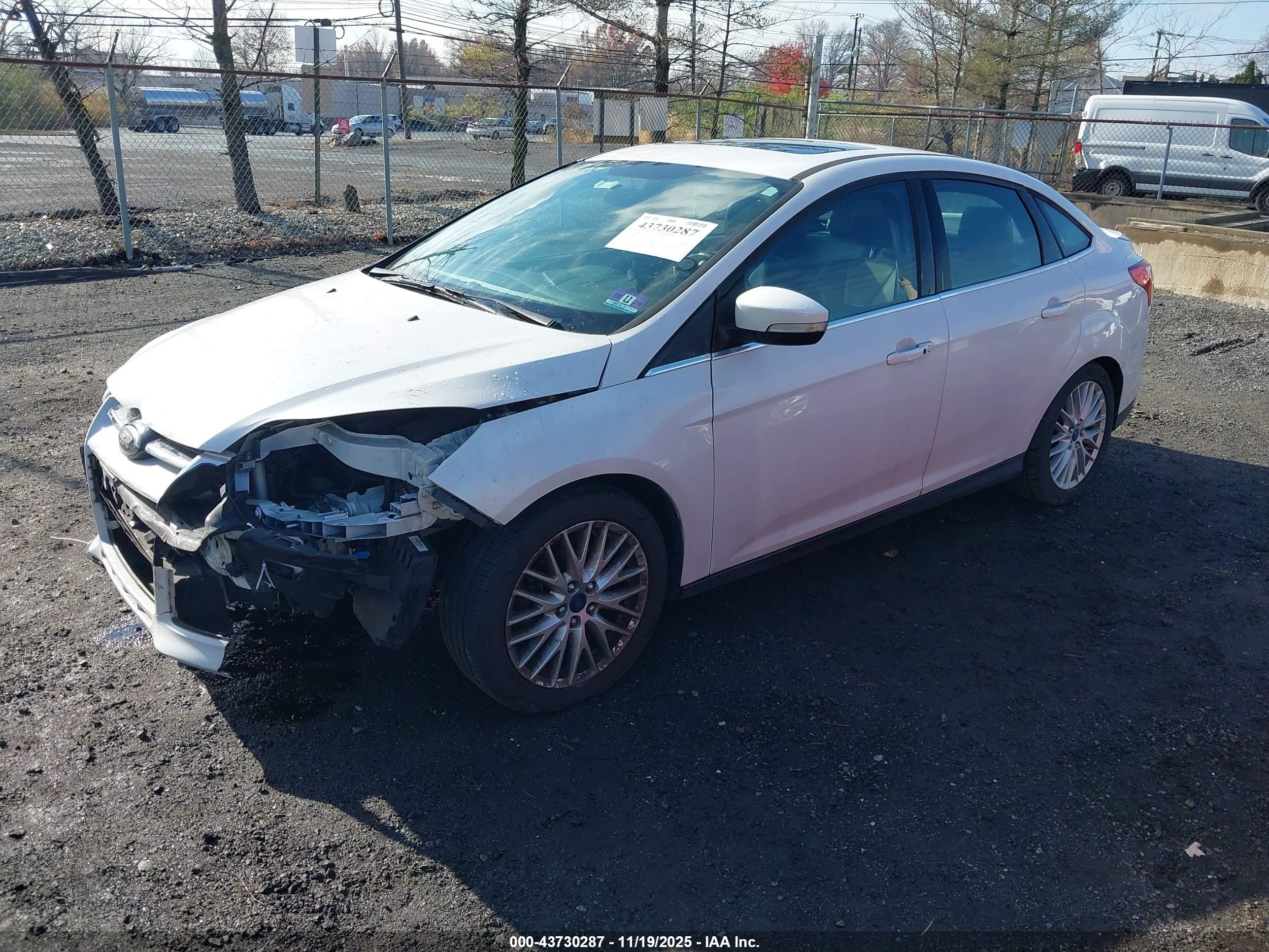 FORD FOCUS image 2