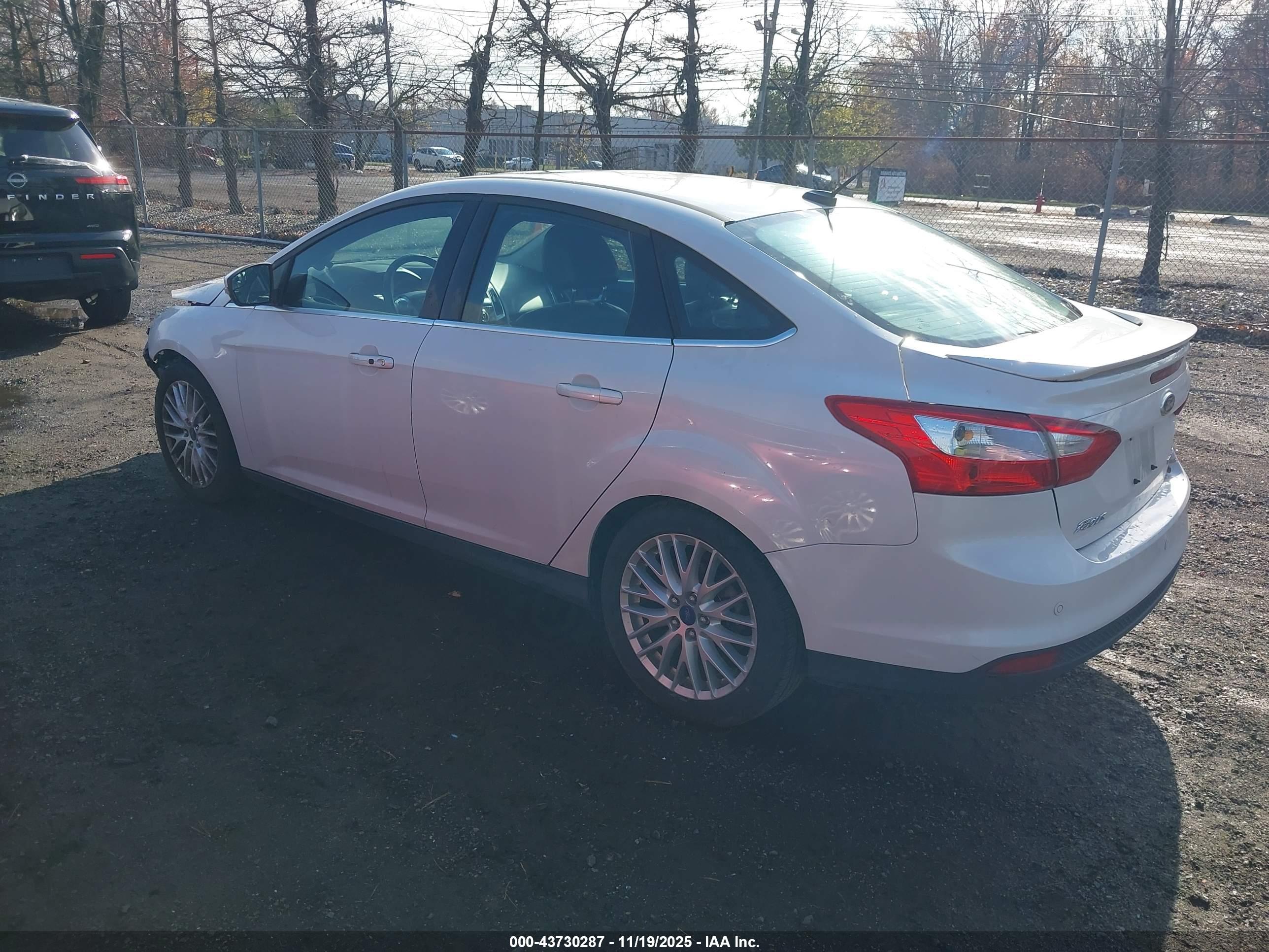 FORD FOCUS image 3