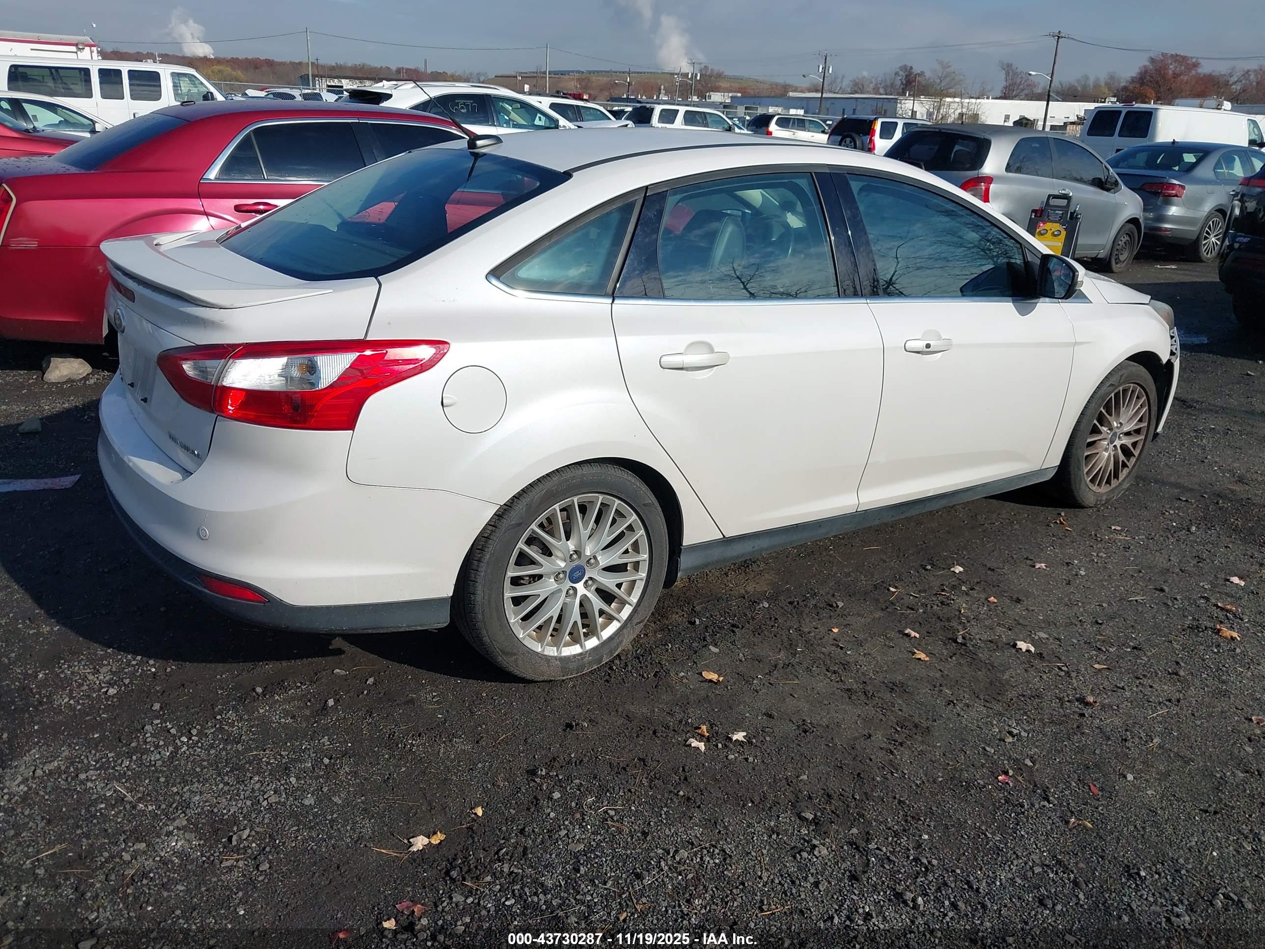 FORD FOCUS image 4