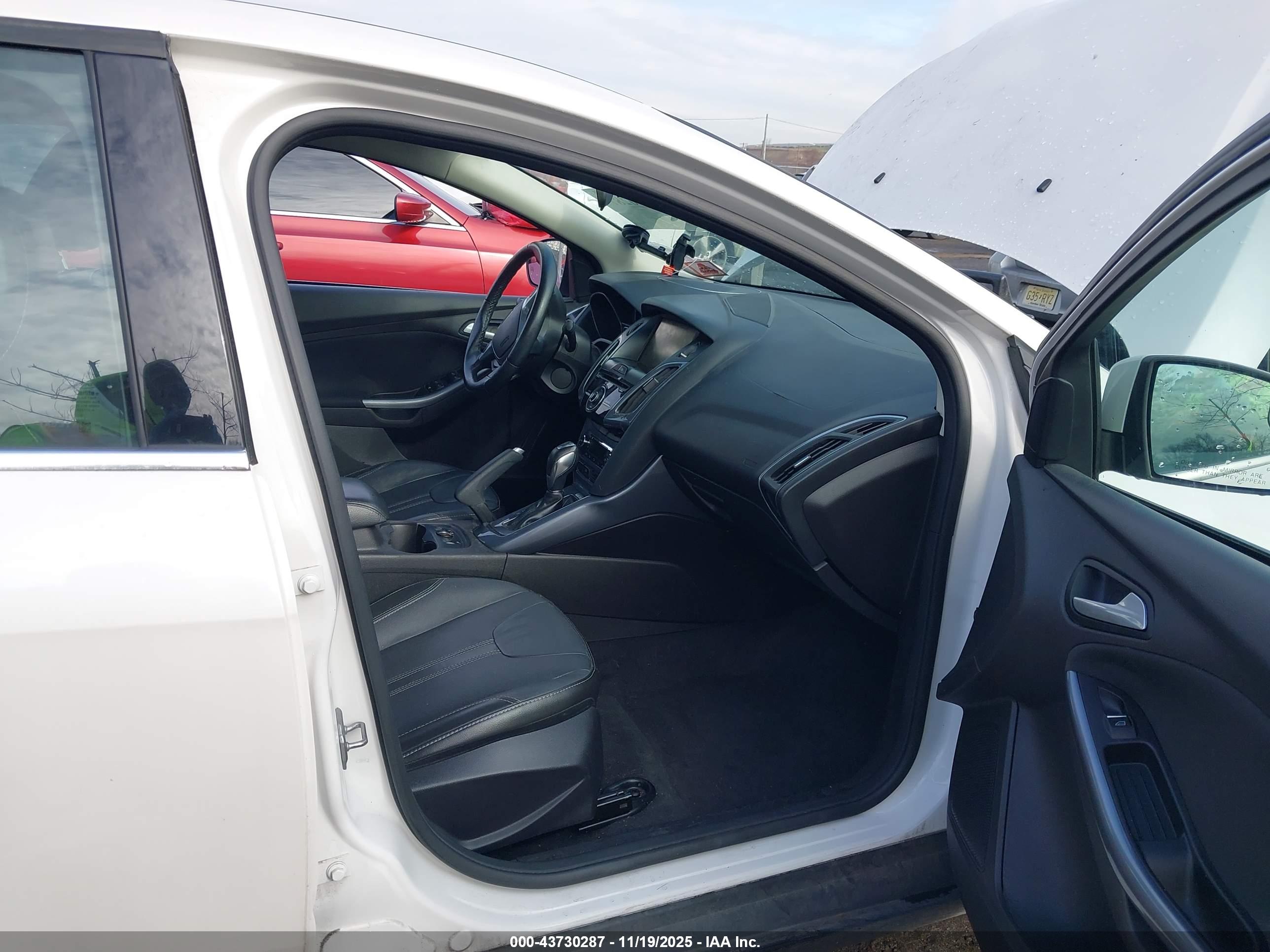 FORD FOCUS image 5
