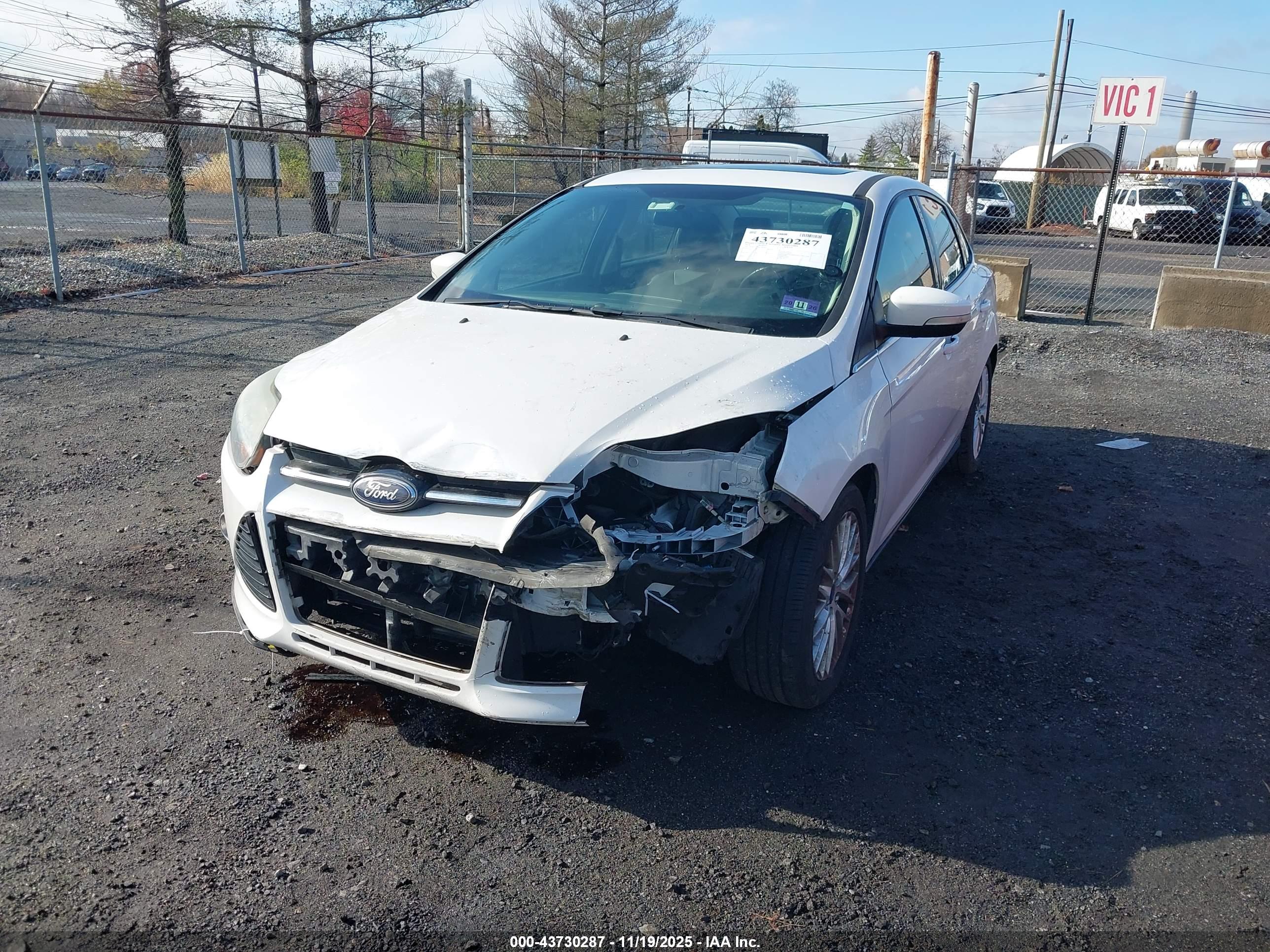 FORD FOCUS image 6