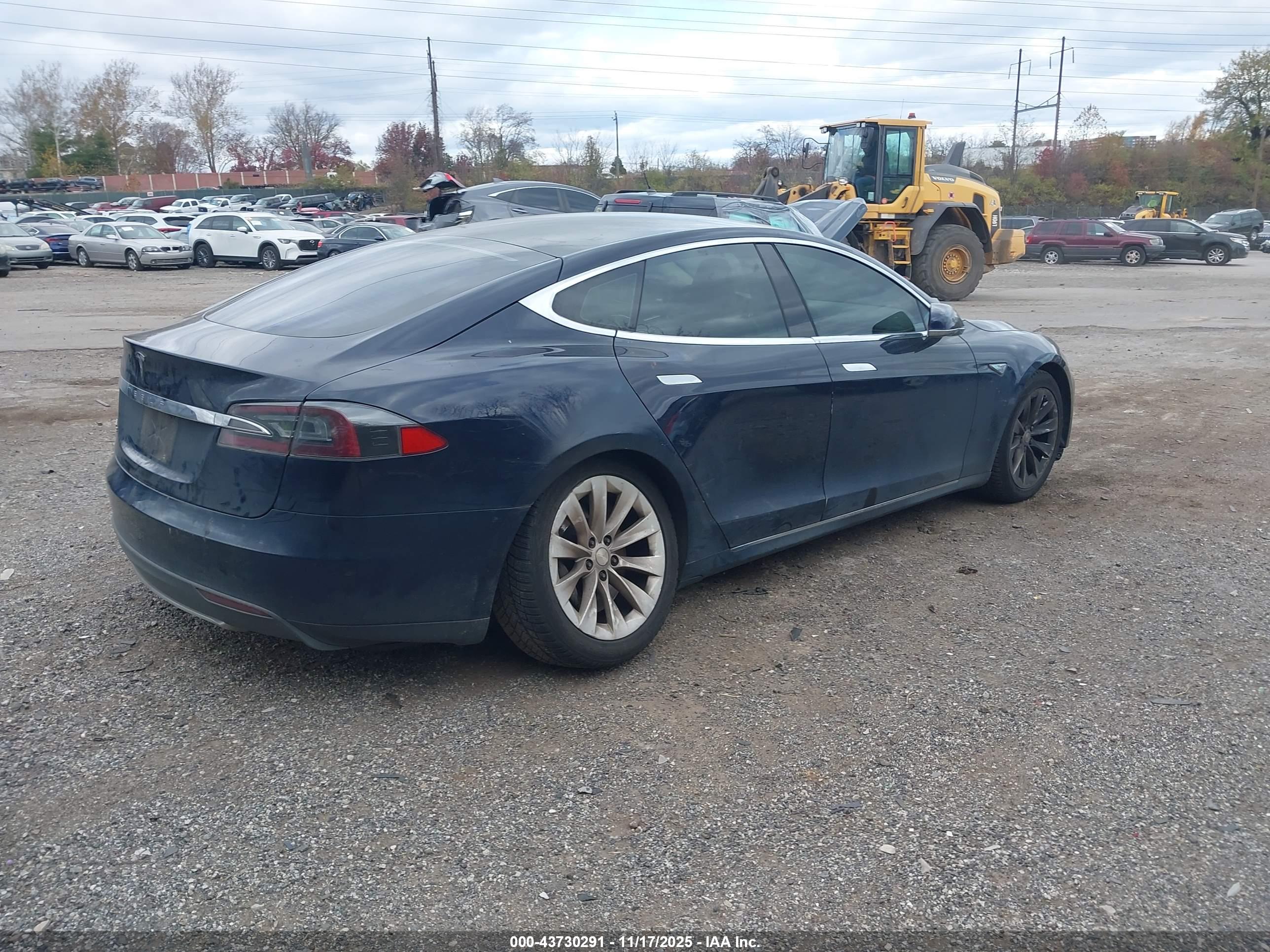 TESLA MODEL image 4