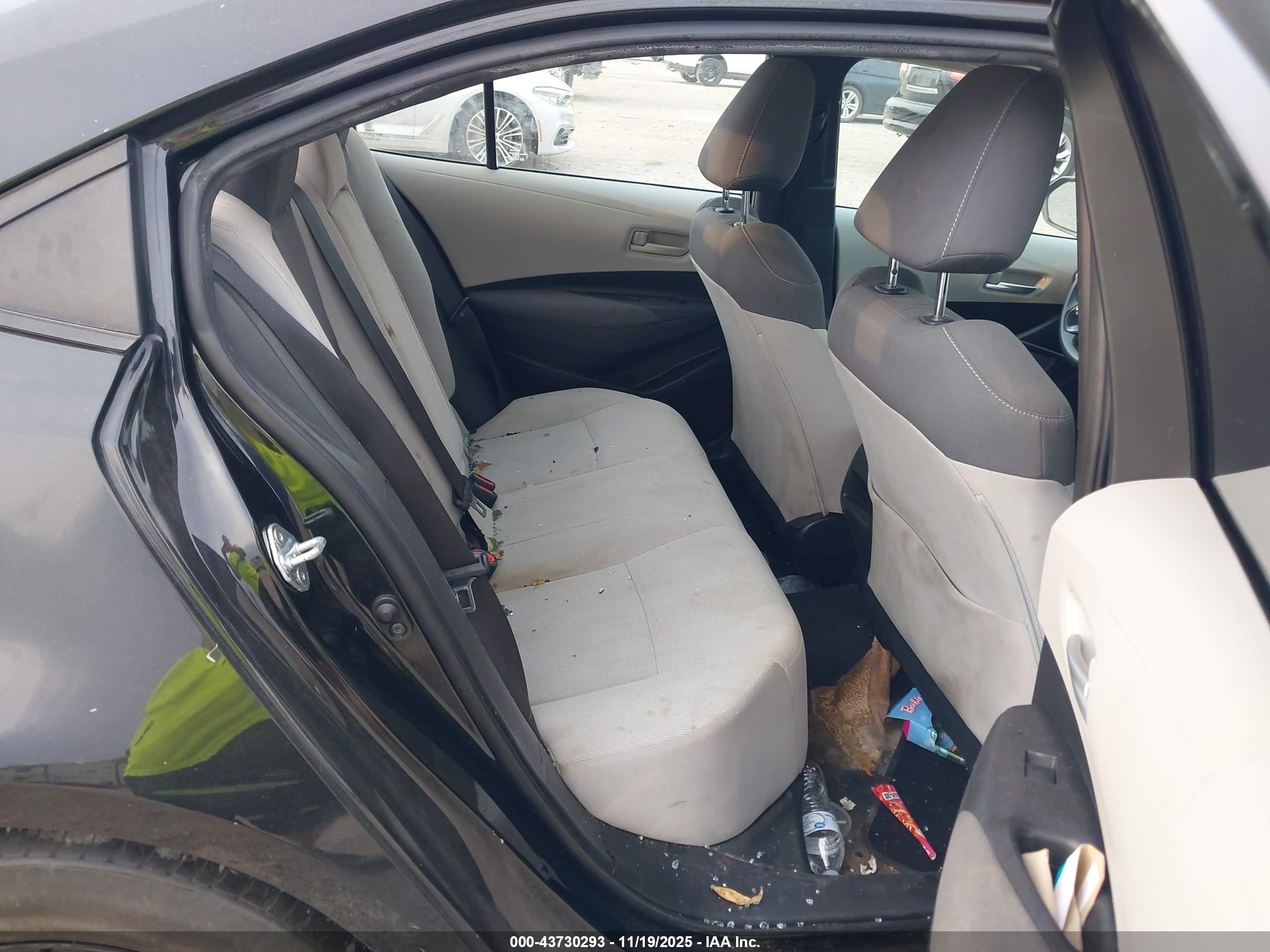 TOYOTA COROLLA image 8