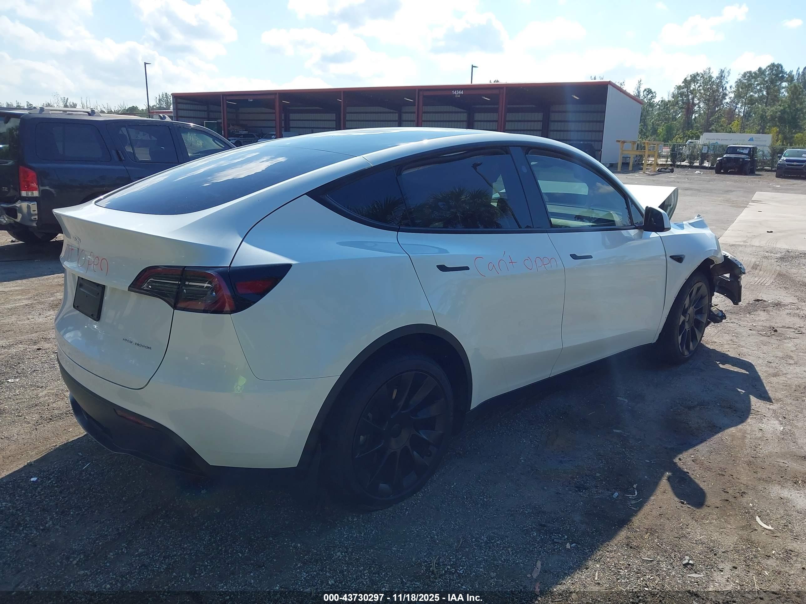 TESLA MODEL image 4