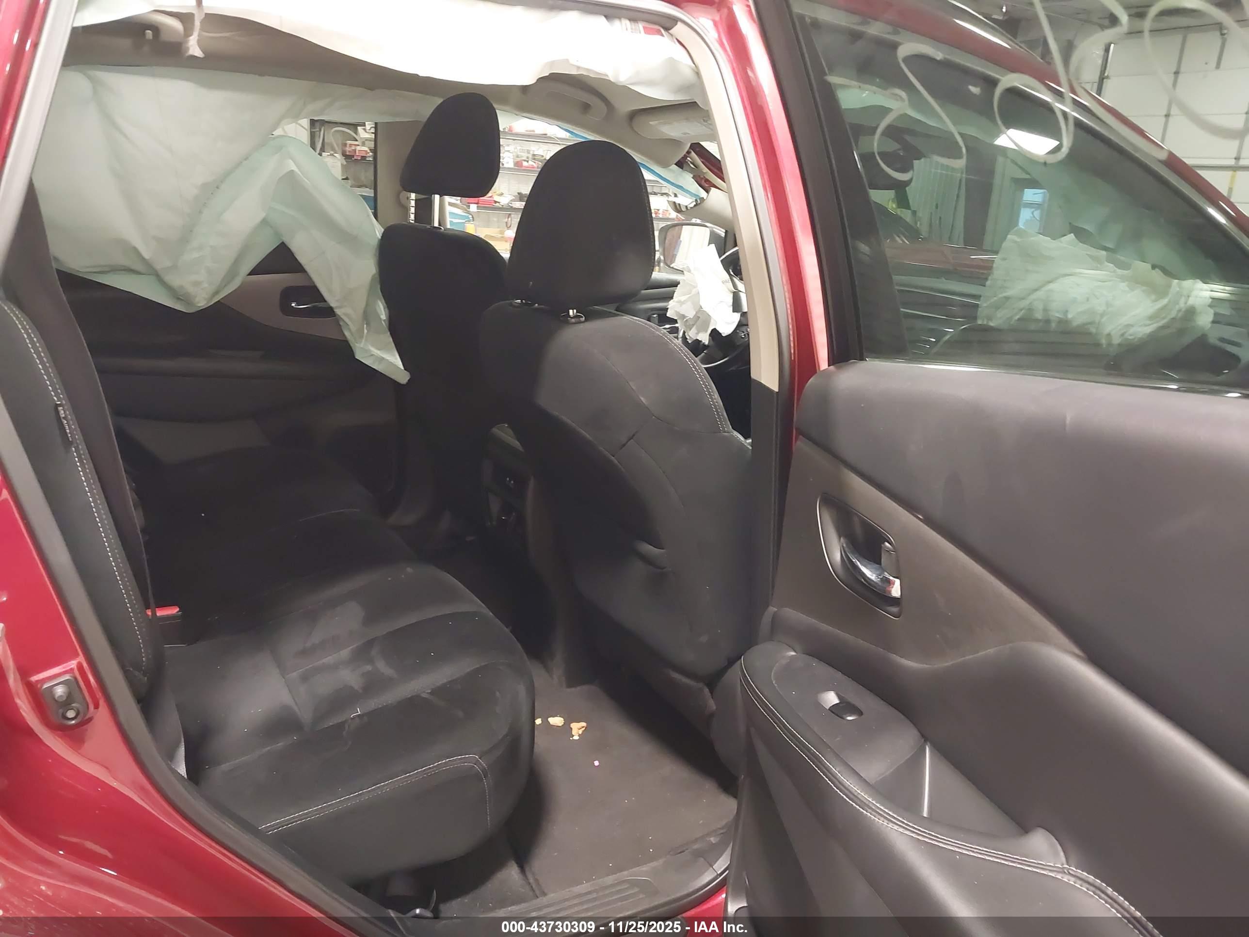 NISSAN MURANO image 8