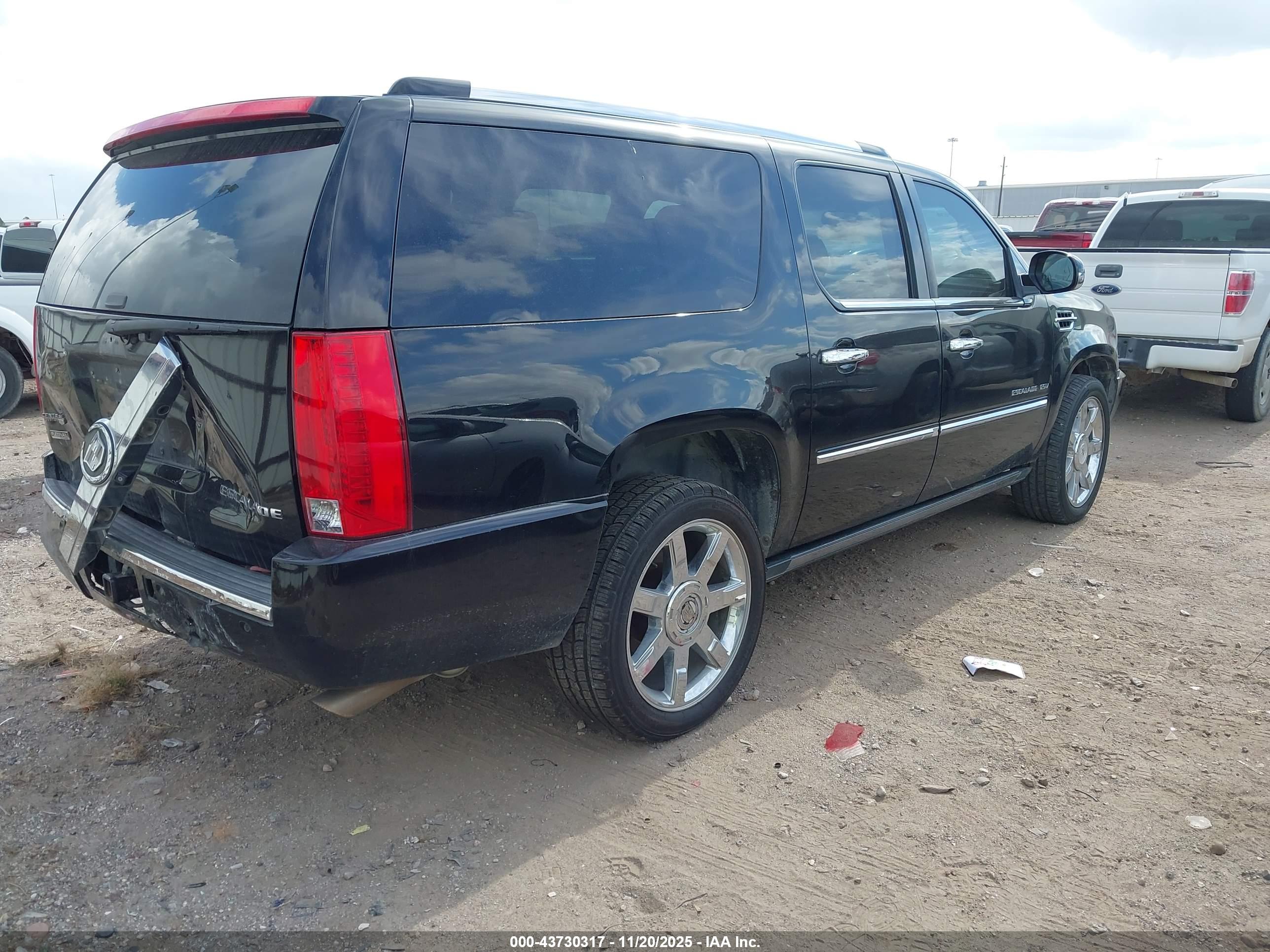 CADILLAC ESCALADE image 4
