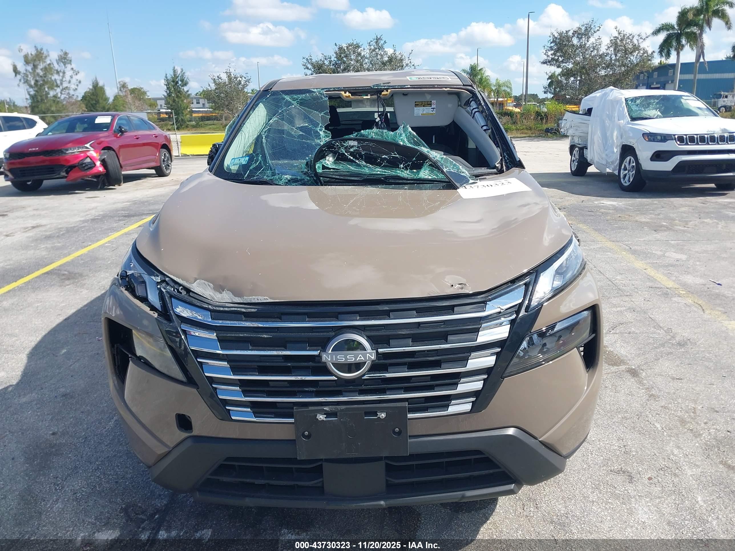NISSAN ROGUE image 6