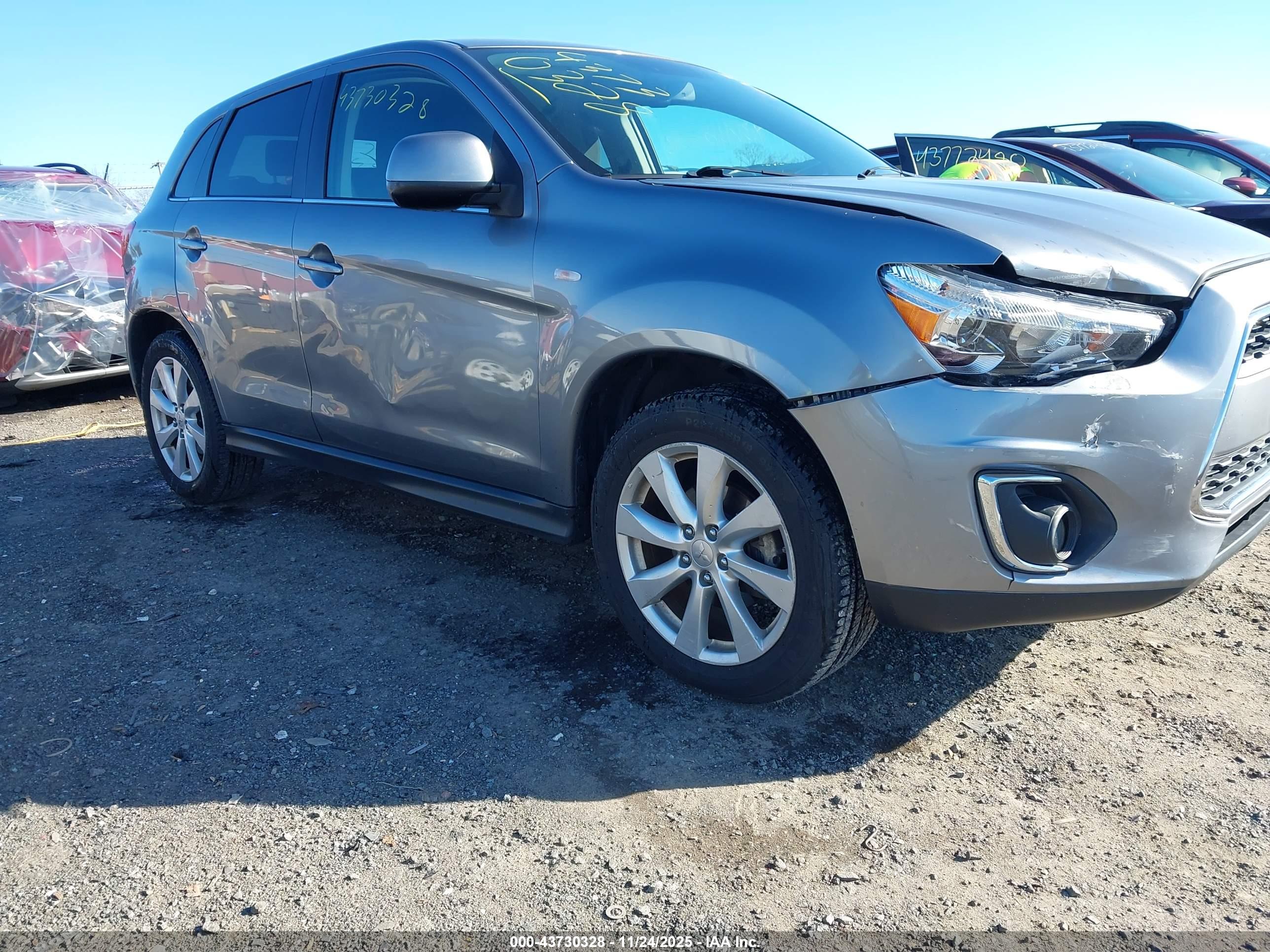 MITSUBISHI OUTLANDER image 6
