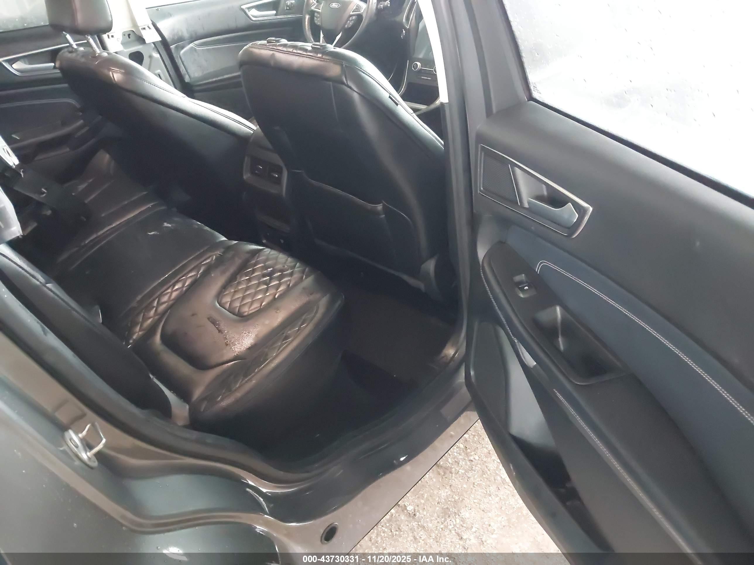 FORD EDGE image 8