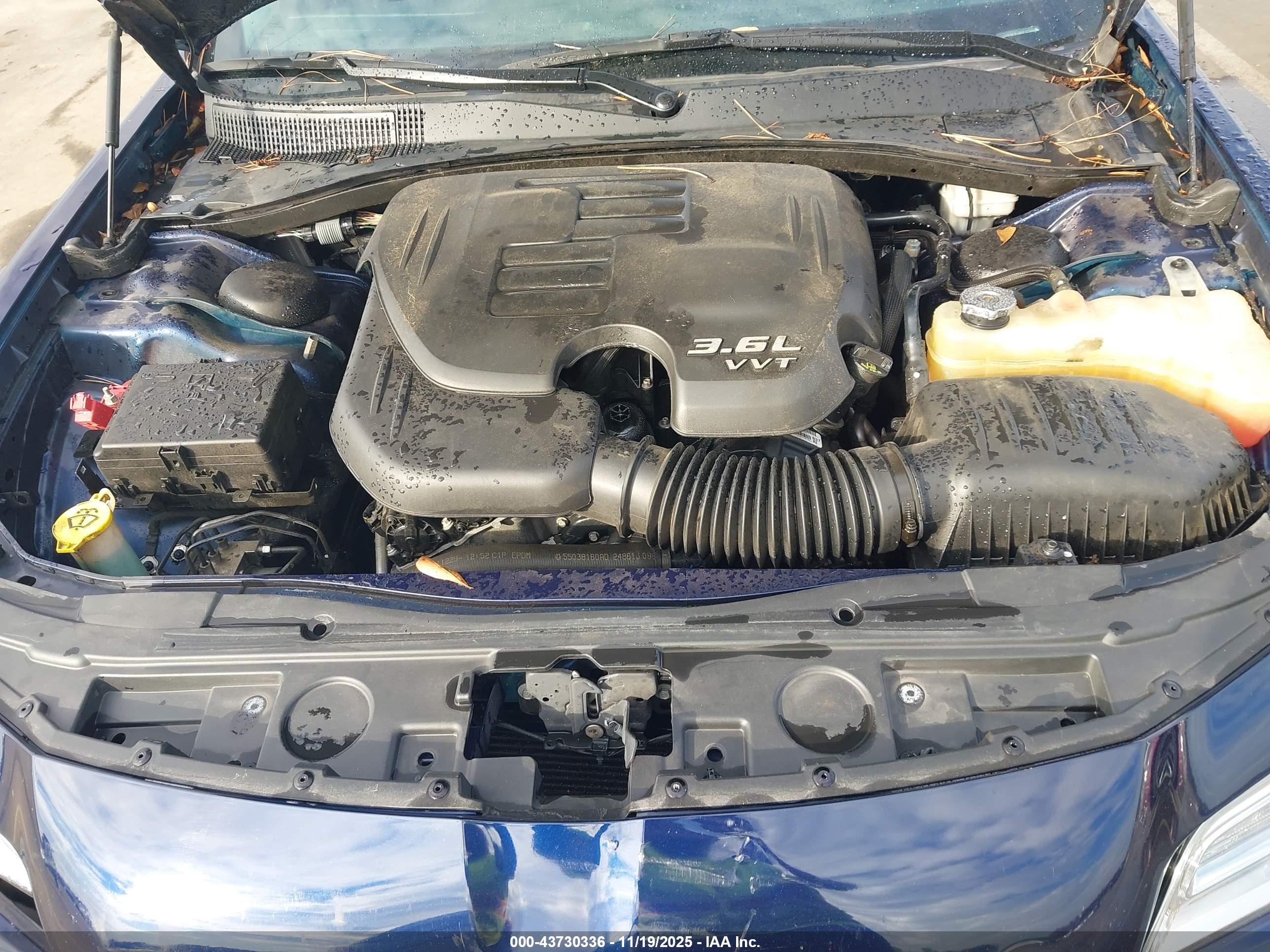 CHRYSLER 300 image 10