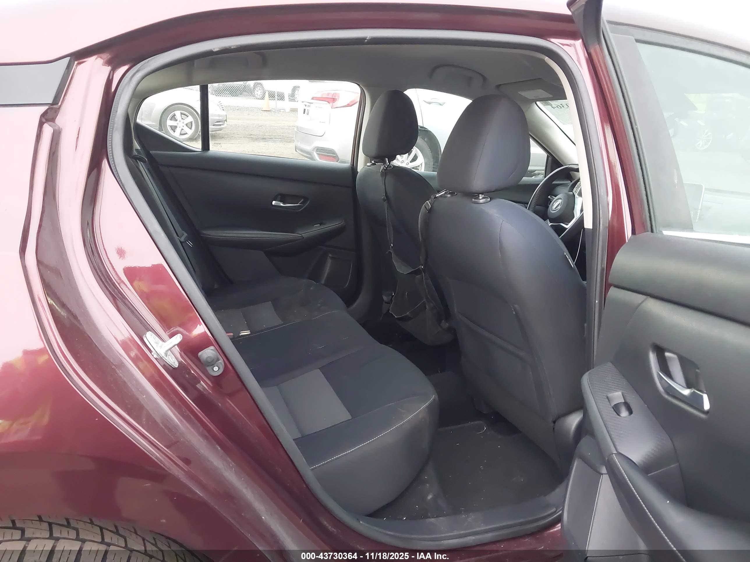 NISSAN SENTRA image 8