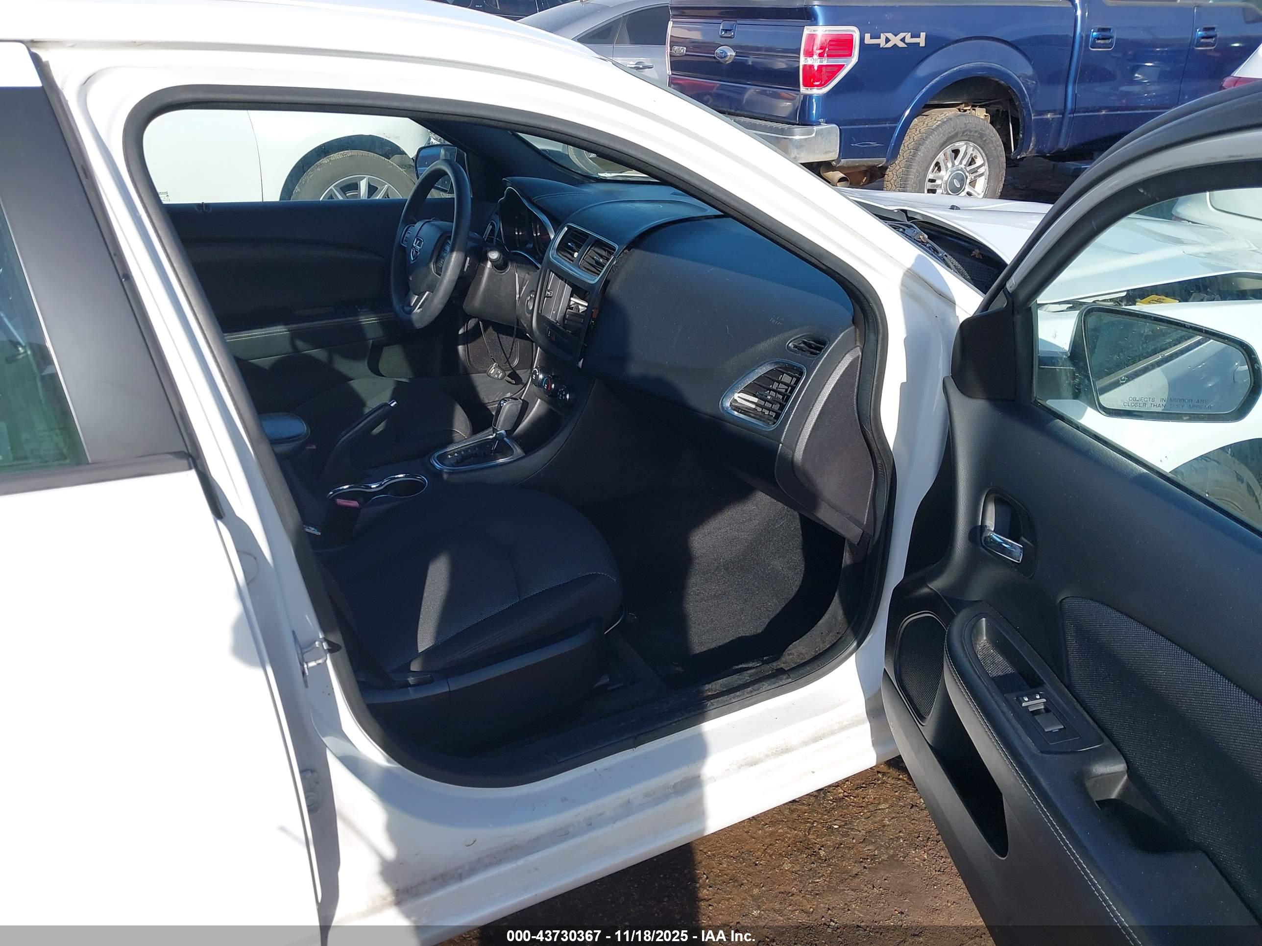 DODGE AVENGER image 5