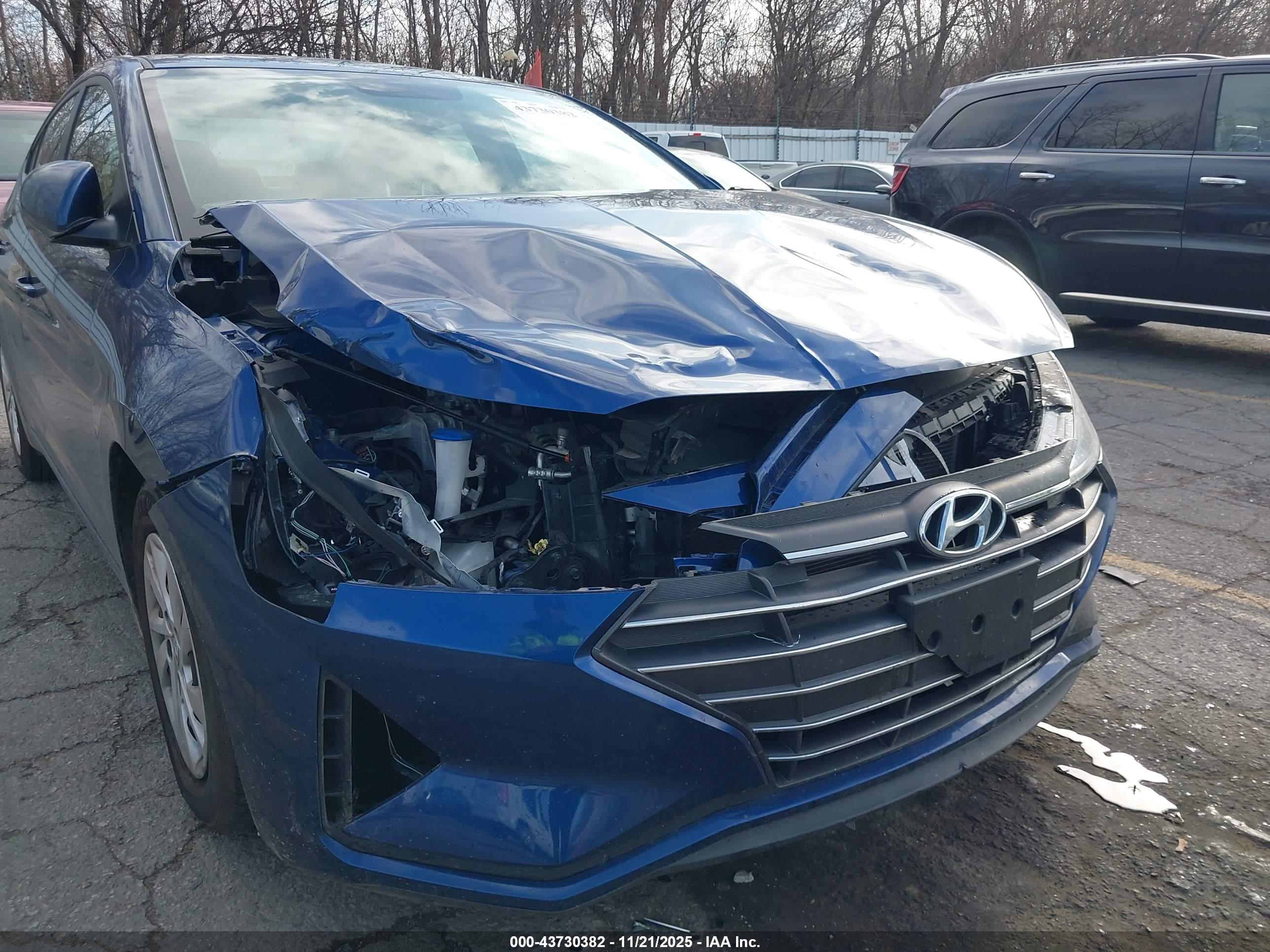 HYUNDAI ELANTRA image 6