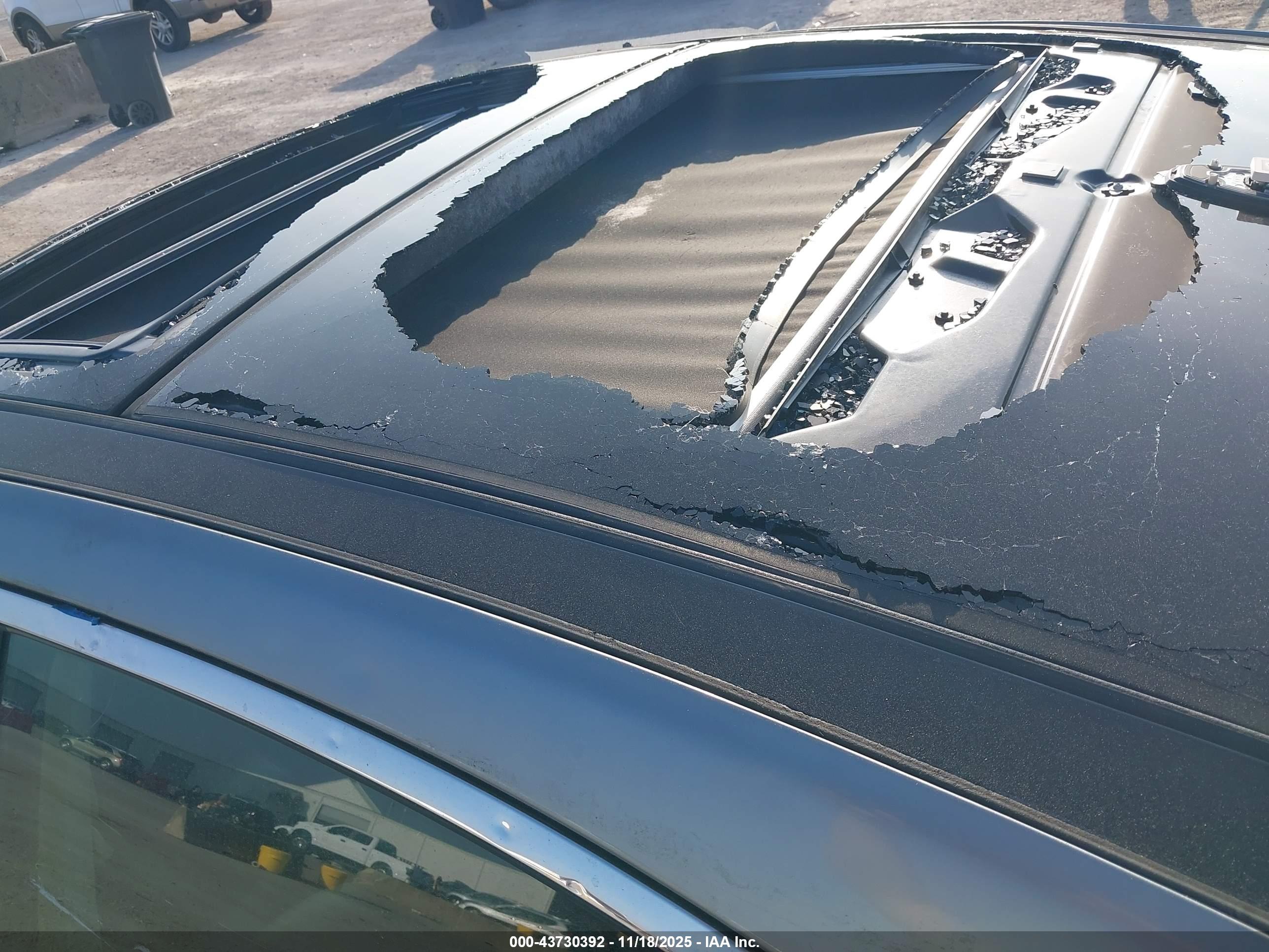 NISSAN MAXIMA image 6