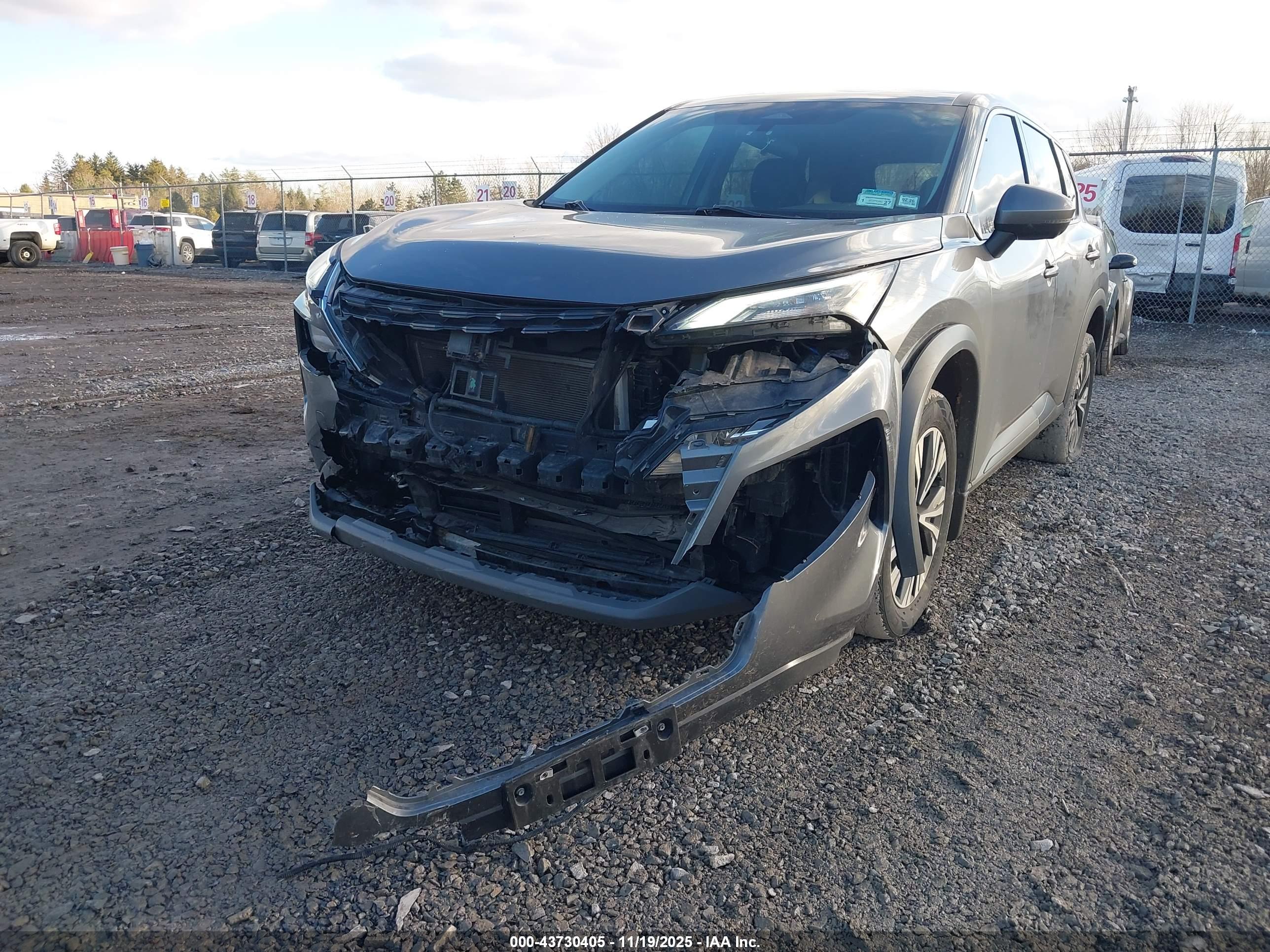 NISSAN ROGUE image 6