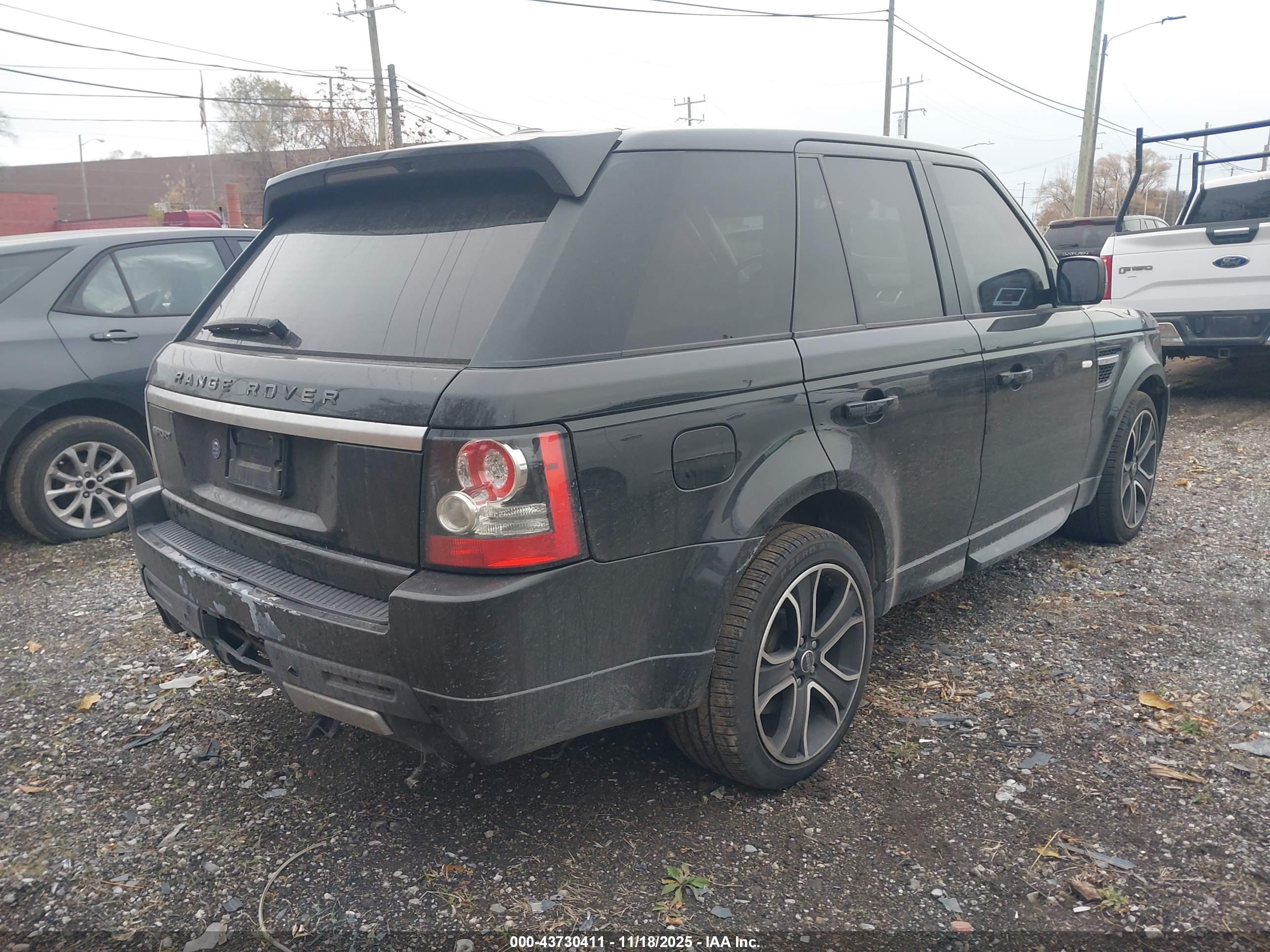 LAND ROVER image 4
