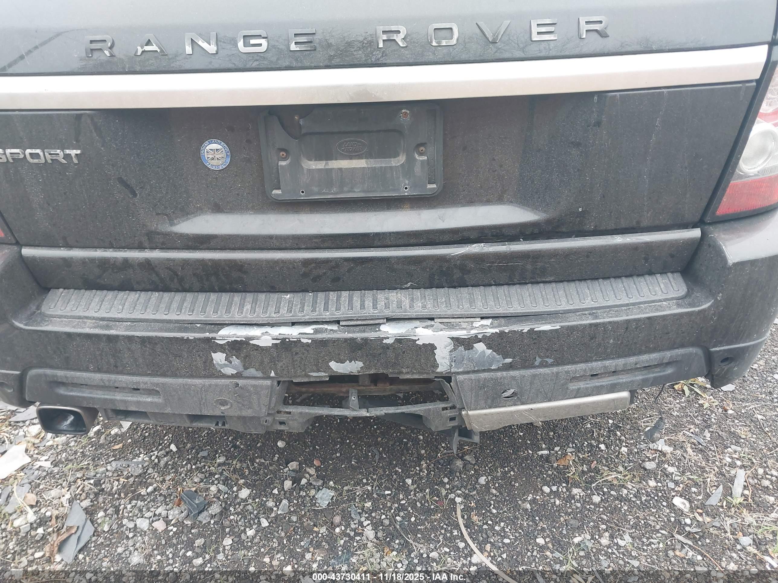 LAND ROVER image 6