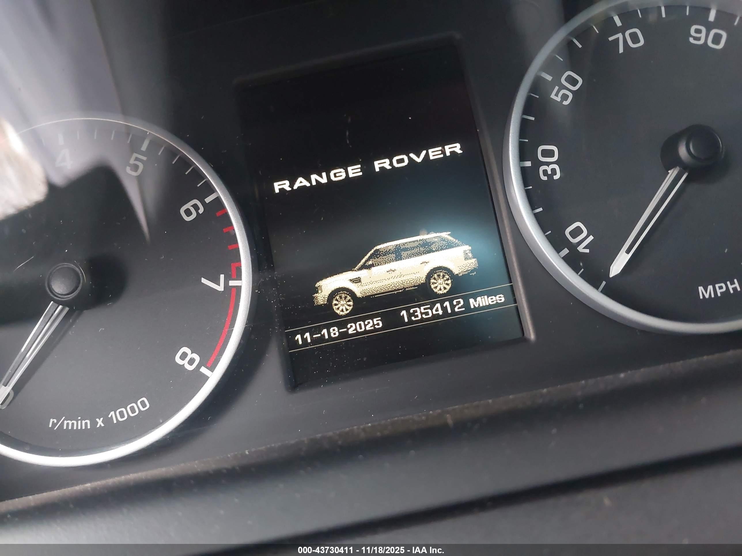 LAND ROVER image 7