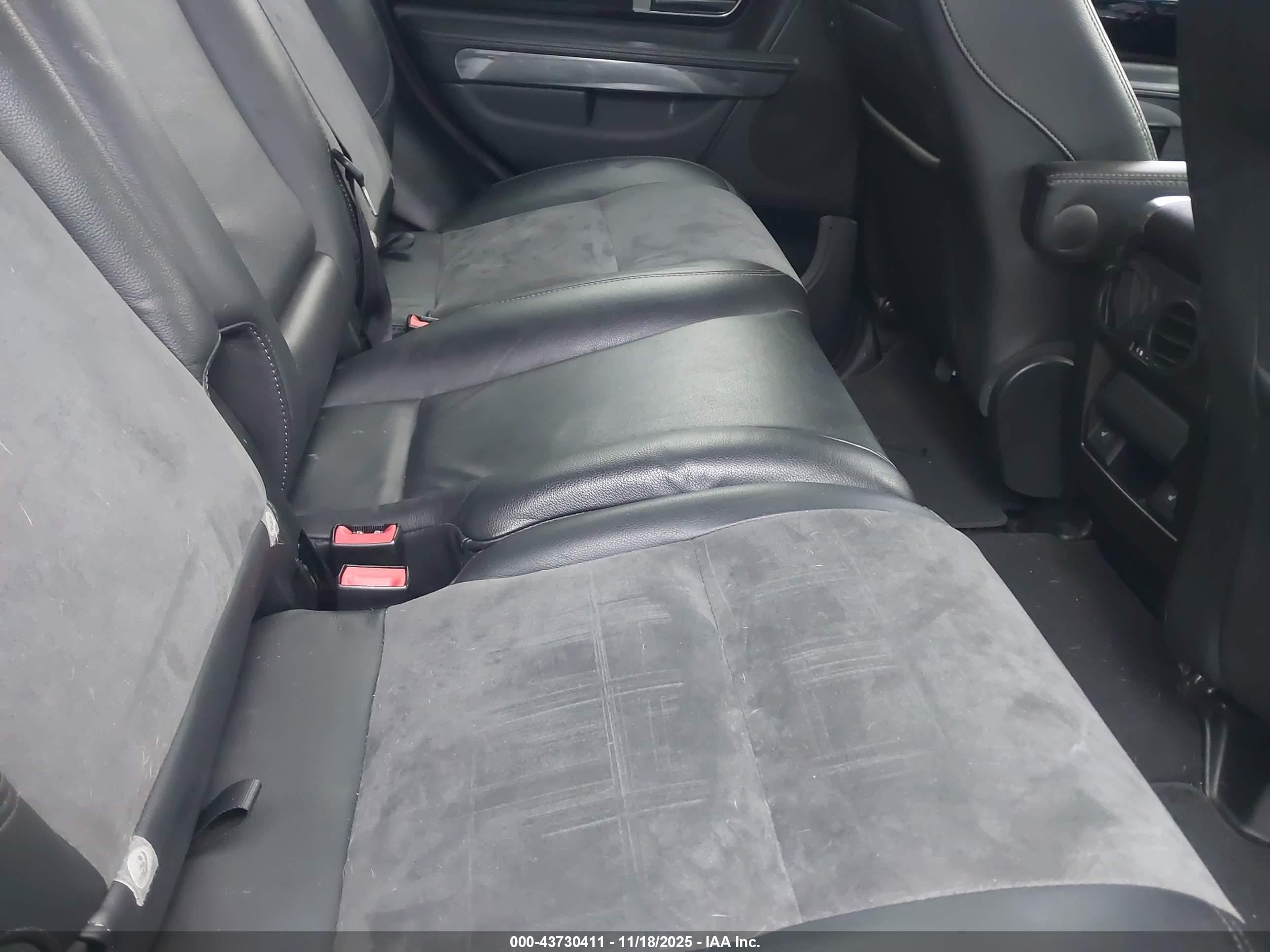 LAND ROVER image 8
