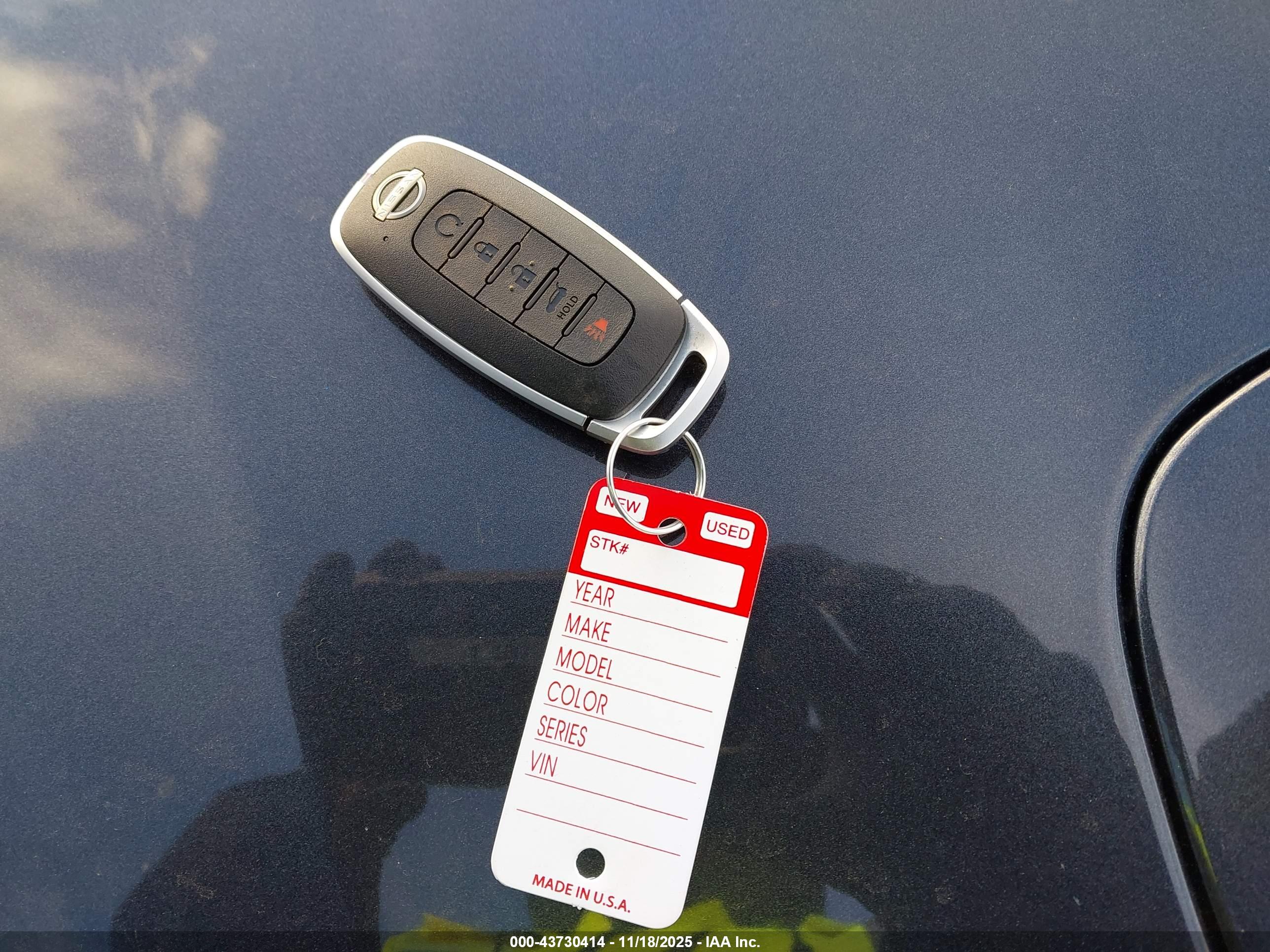 NISSAN ROGUE image 11