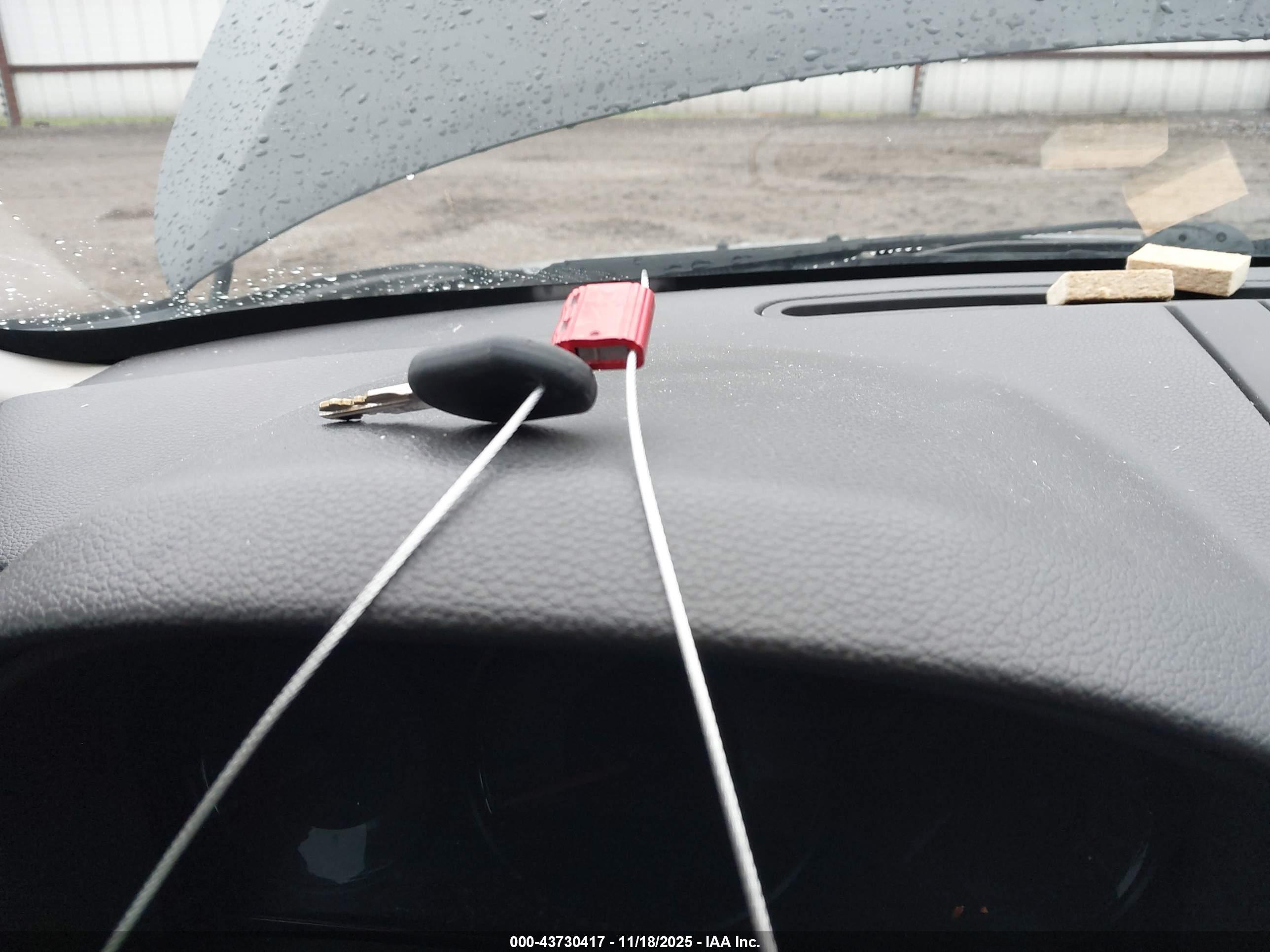 FORD FUSION image 11
