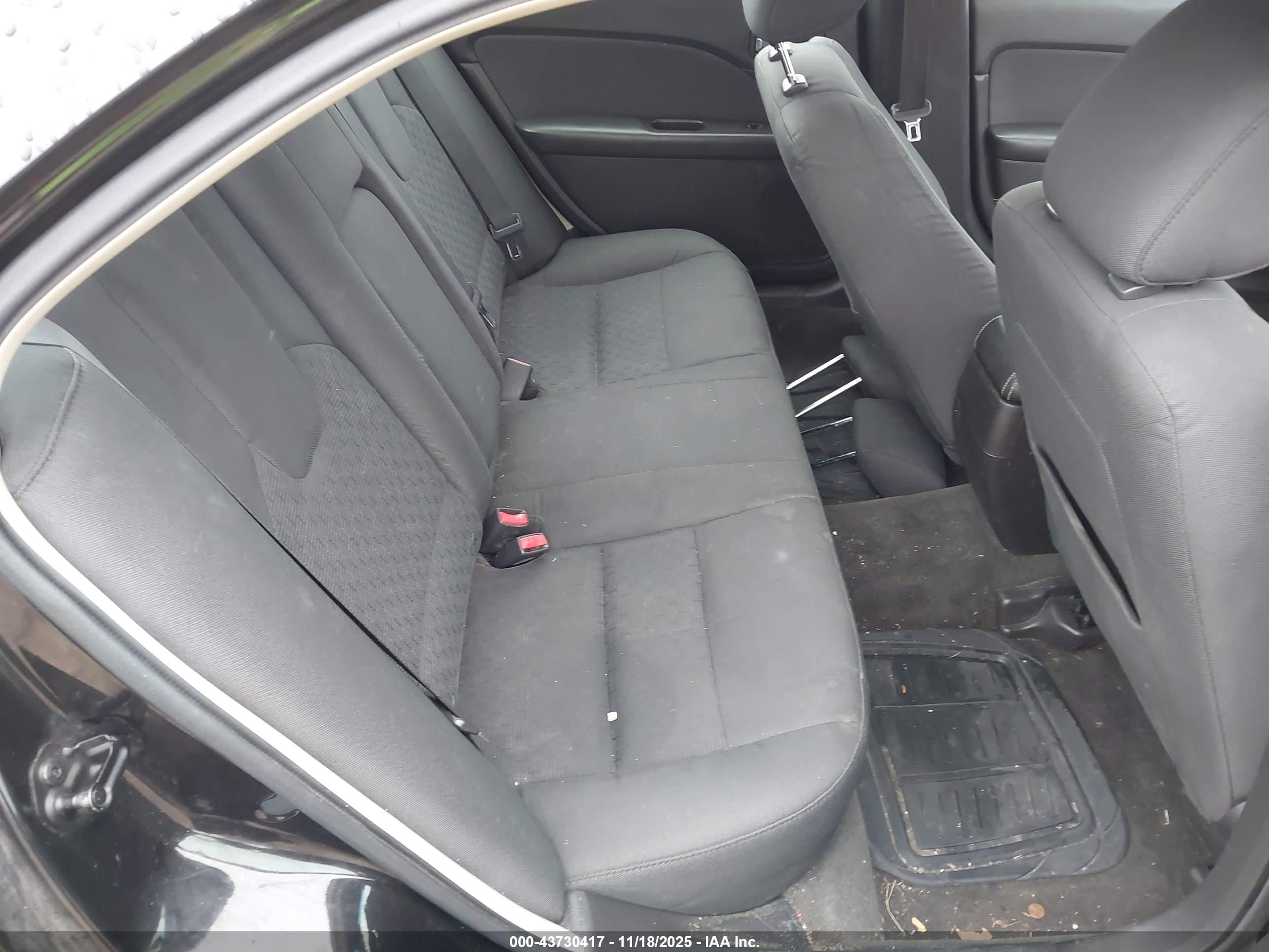 FORD FUSION image 8