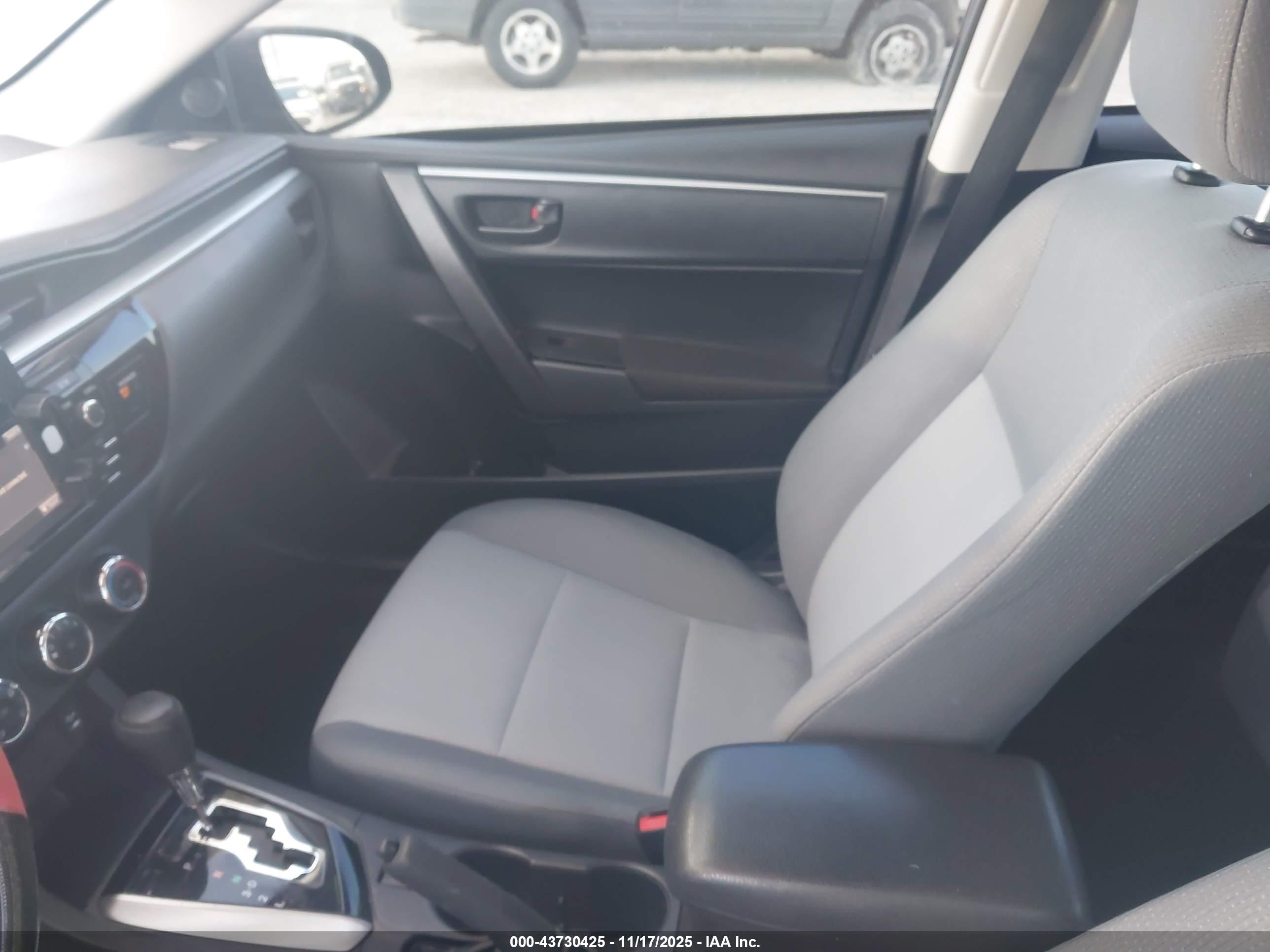 TOYOTA COROLLA image 5