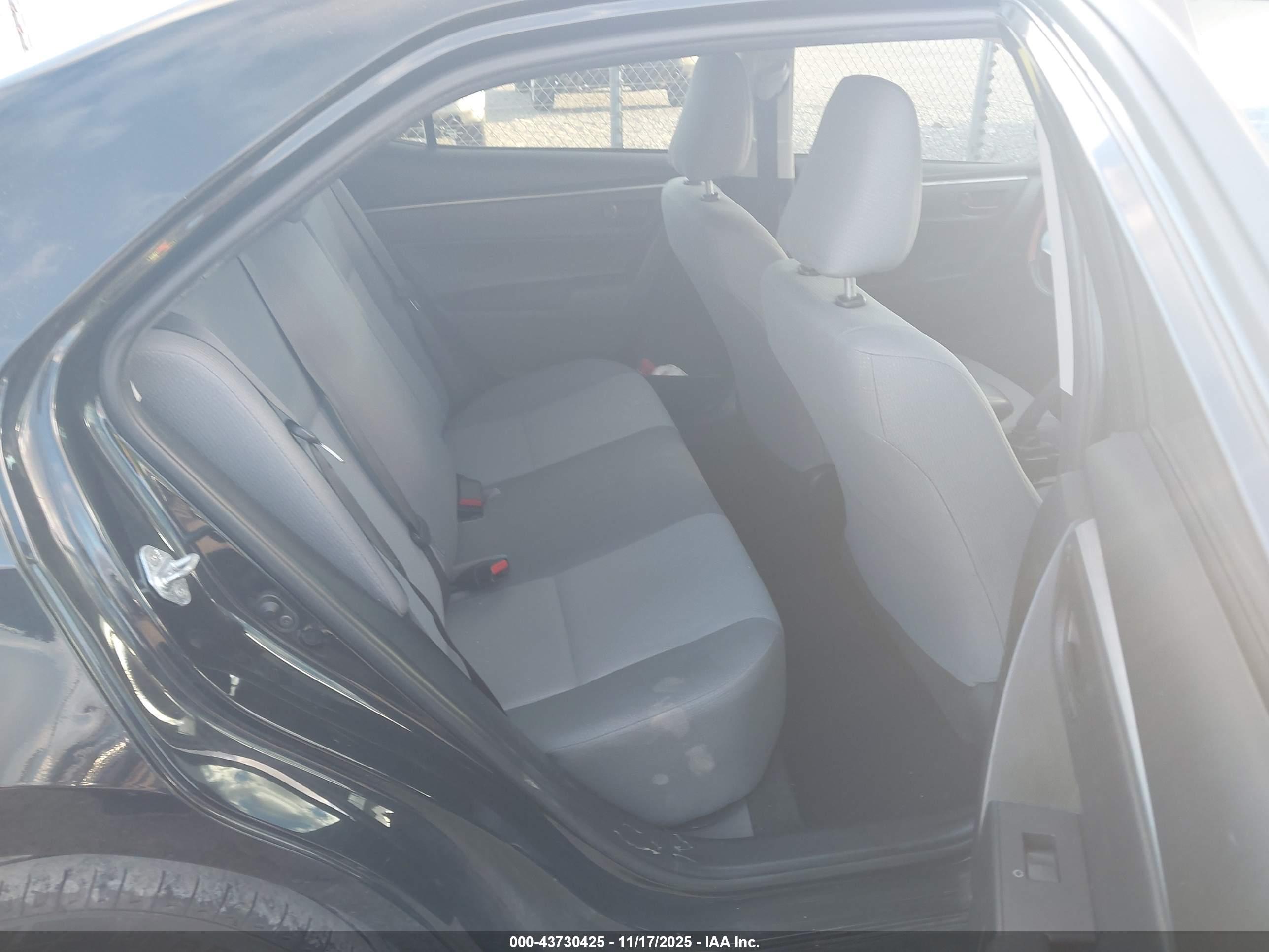 TOYOTA COROLLA image 8