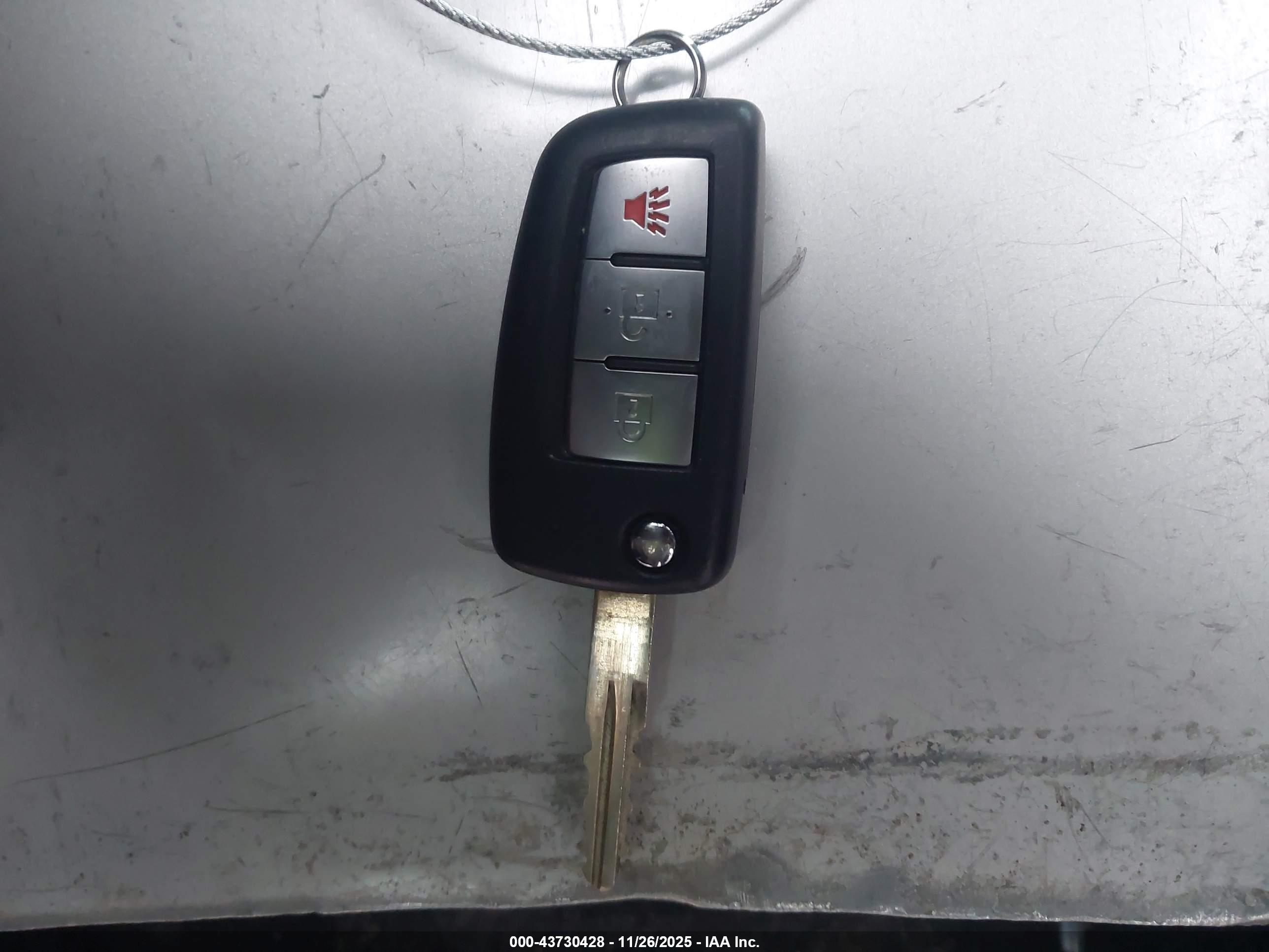 NISSAN ROGUE image 11