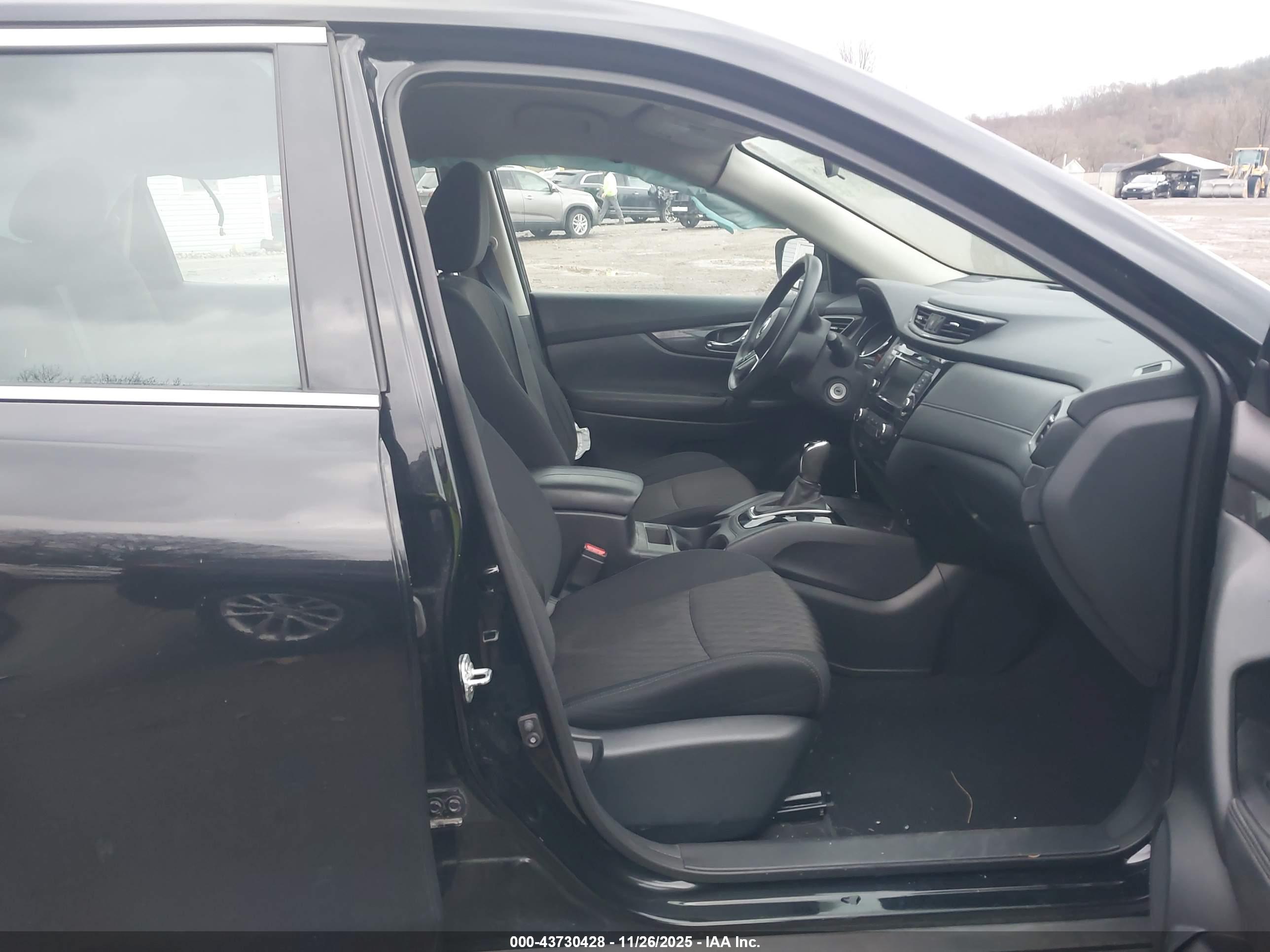 NISSAN ROGUE image 5