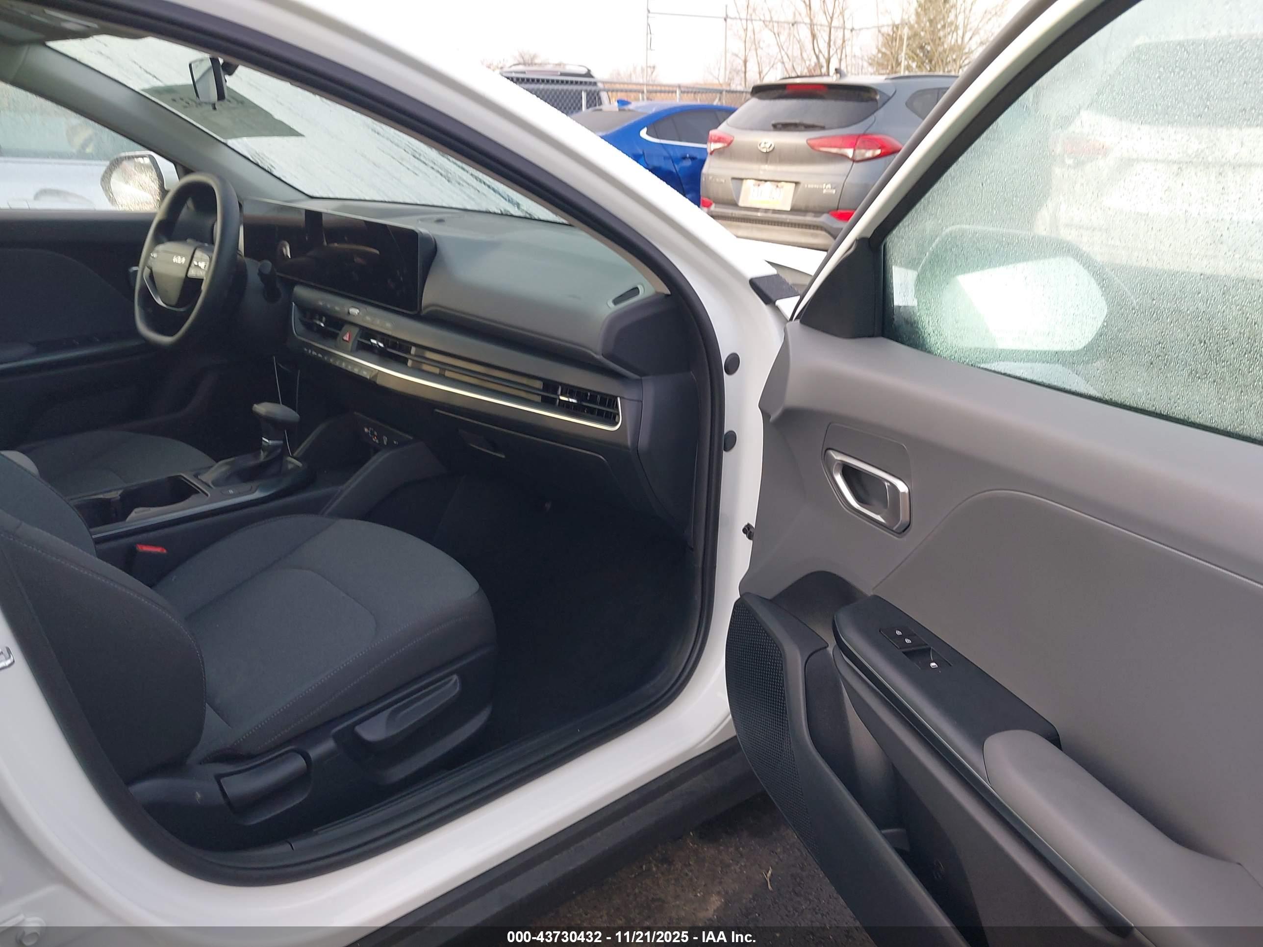 KIA K4 image 5