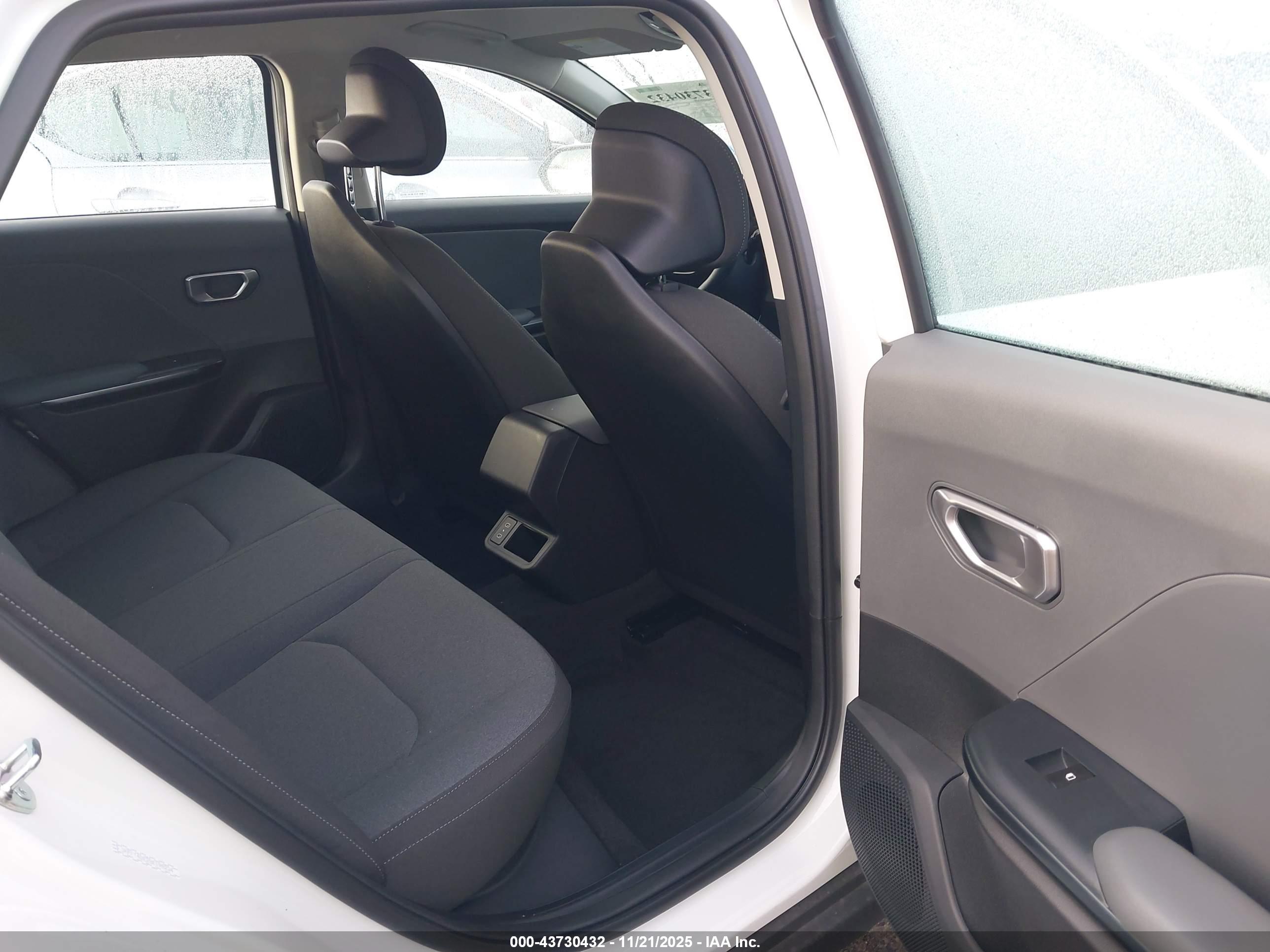 KIA K4 image 8
