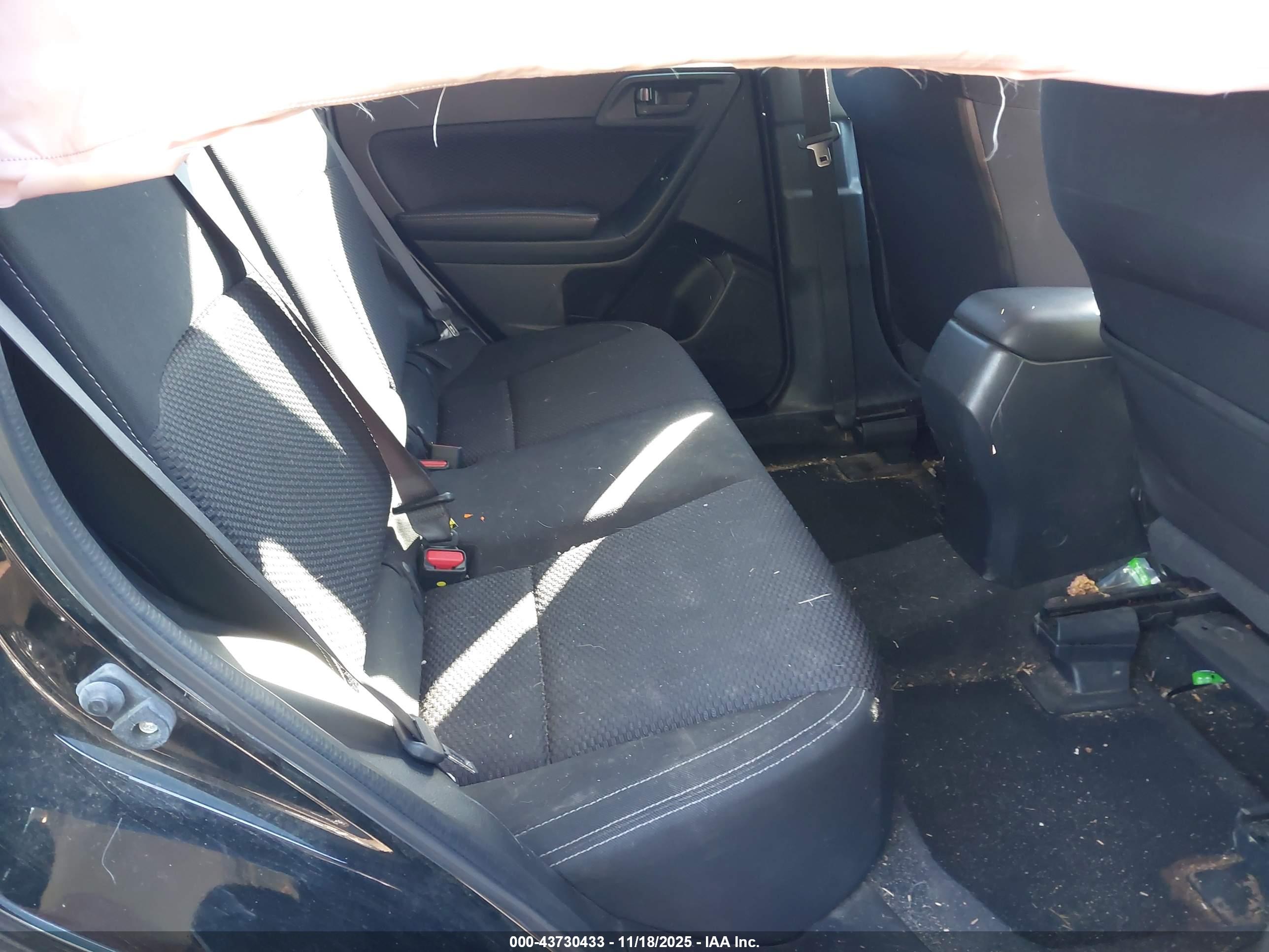 SUBARU FORESTER image 8