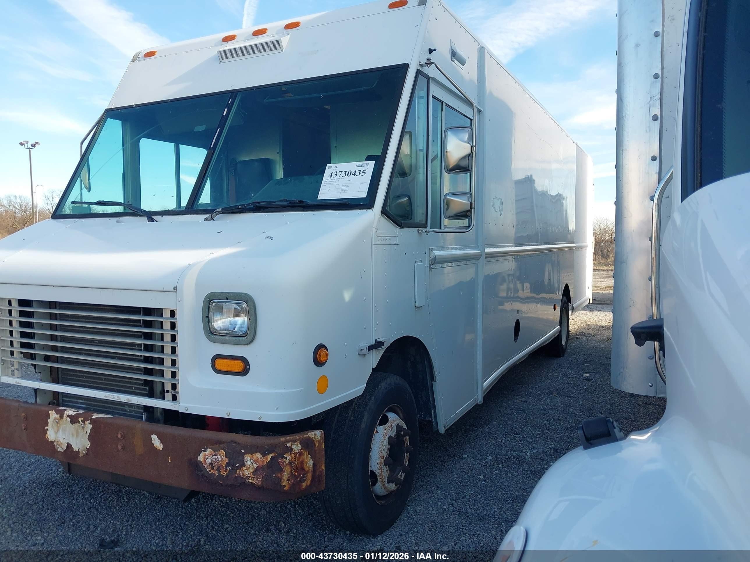 FREIGHTLINER CHASSIS image 2