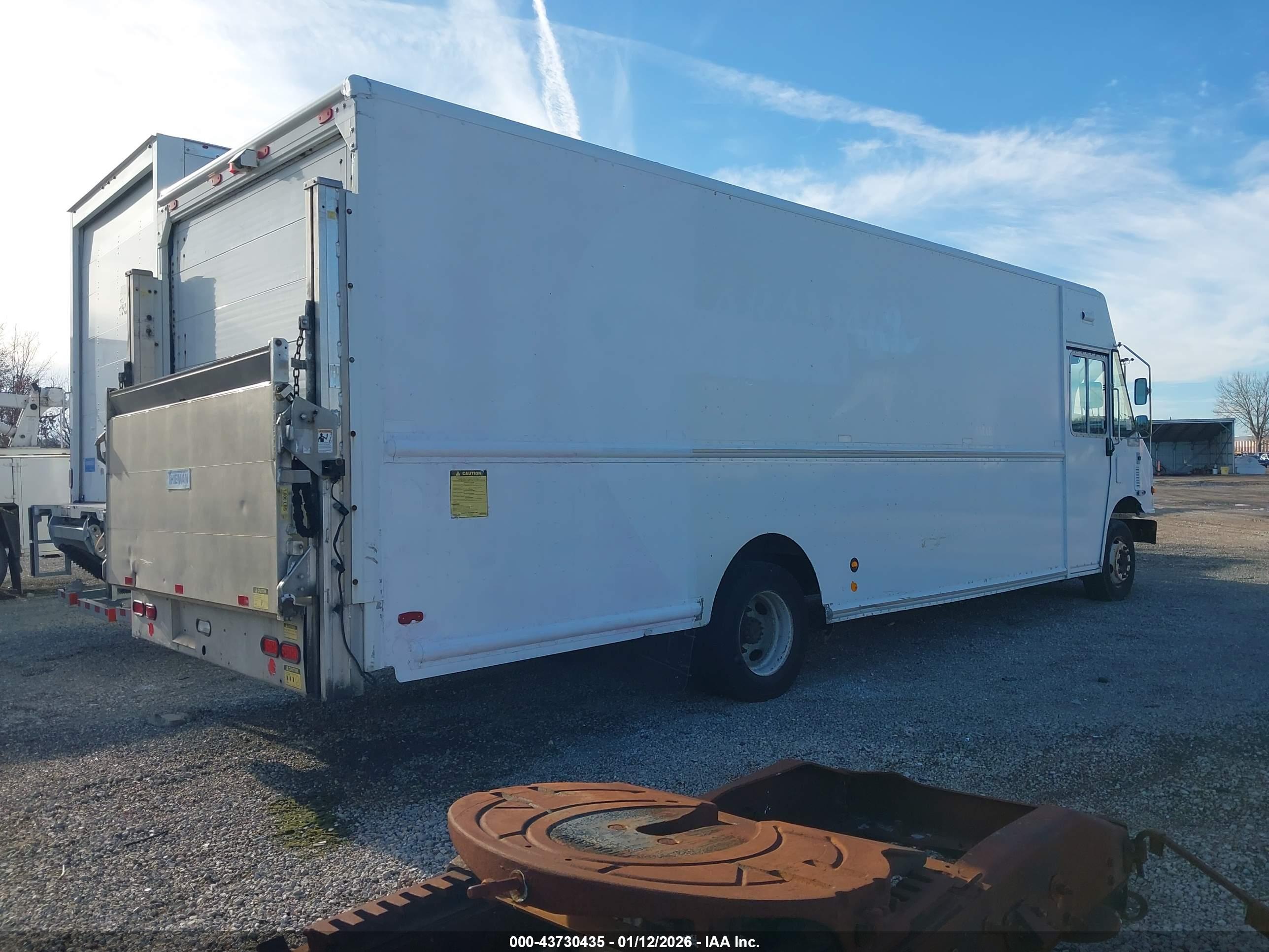 FREIGHTLINER CHASSIS image 4