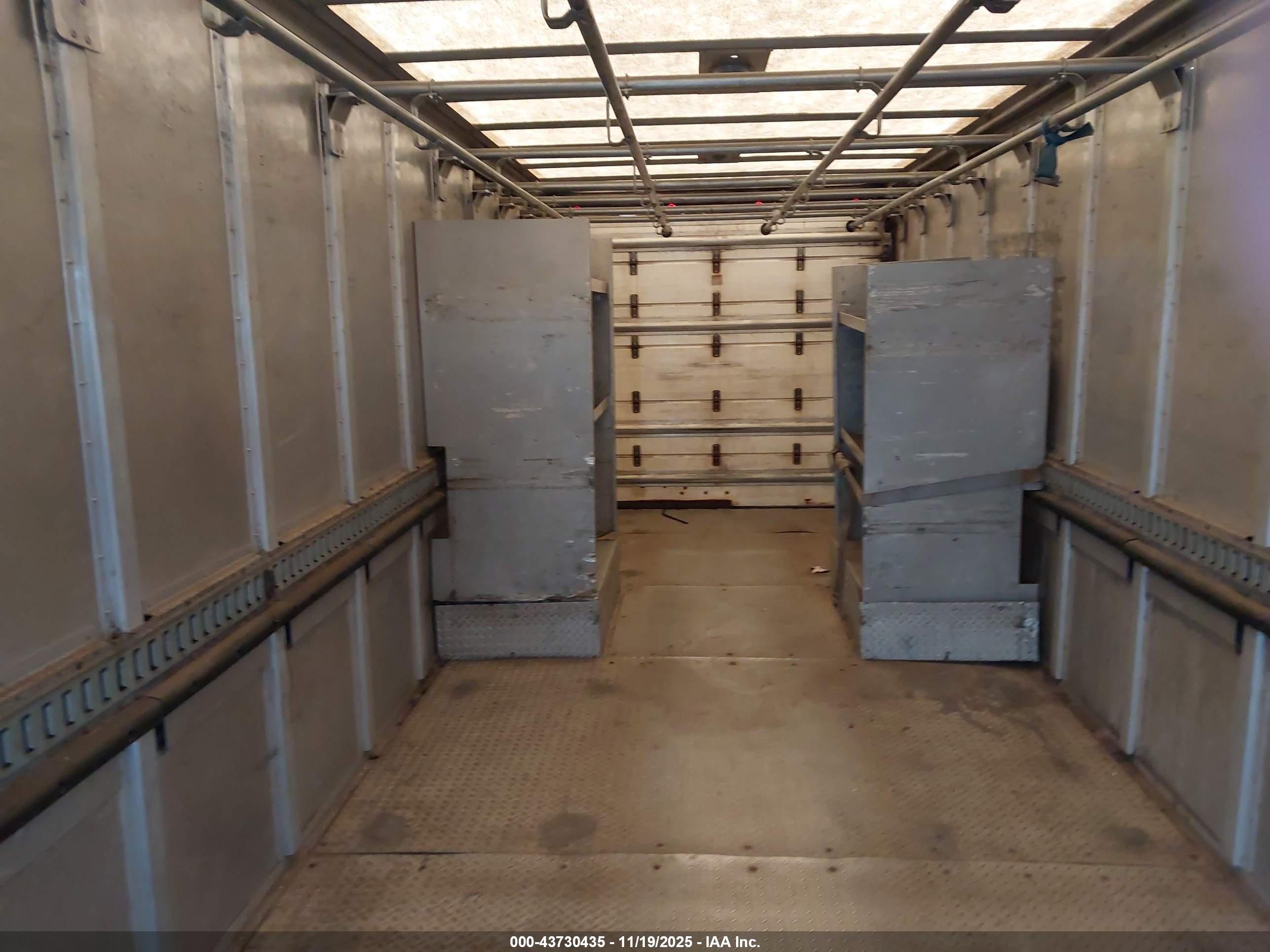 FREIGHTLINER CHASSIS image 8