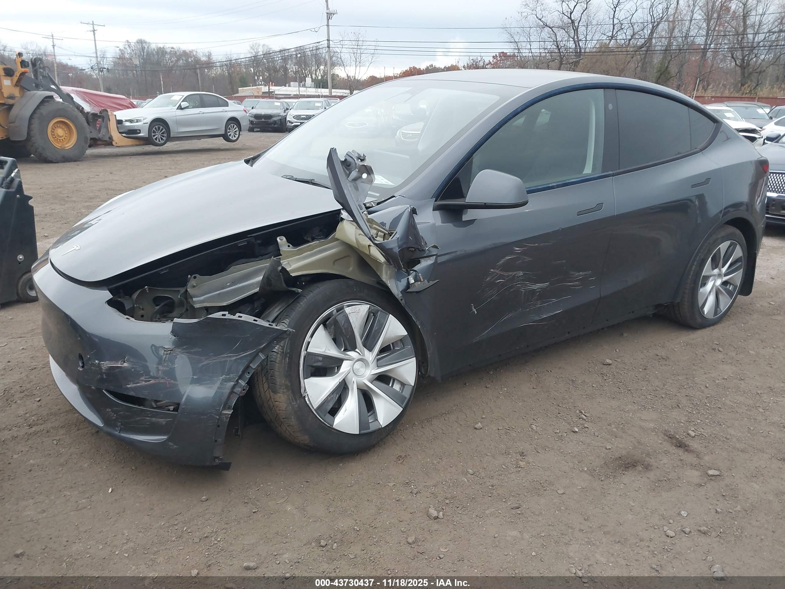 TESLA MODEL image 2